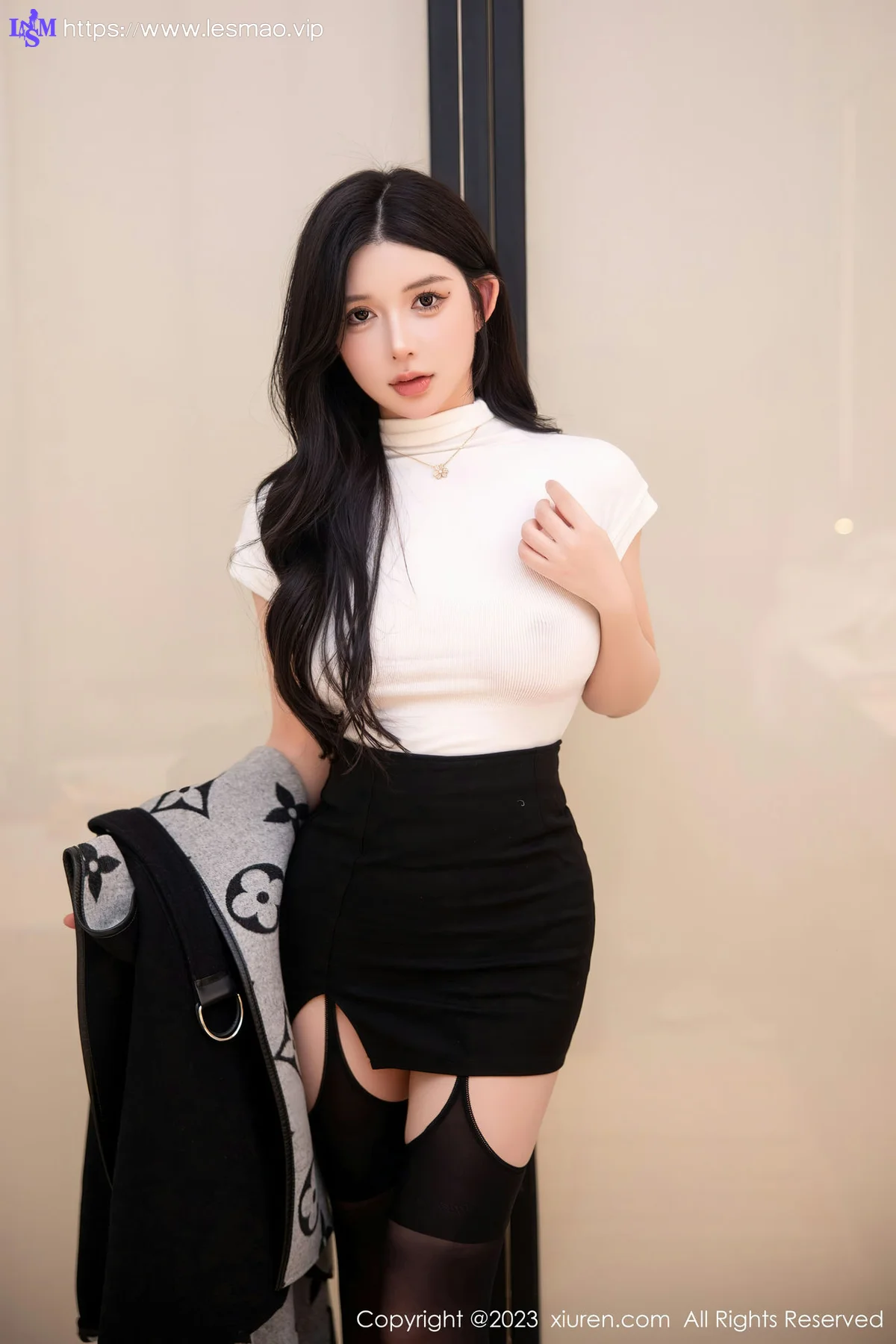 XiuRen 秀人 No.6394 林珊珊 魅惑黑丝吊袜性感写真11 - 19