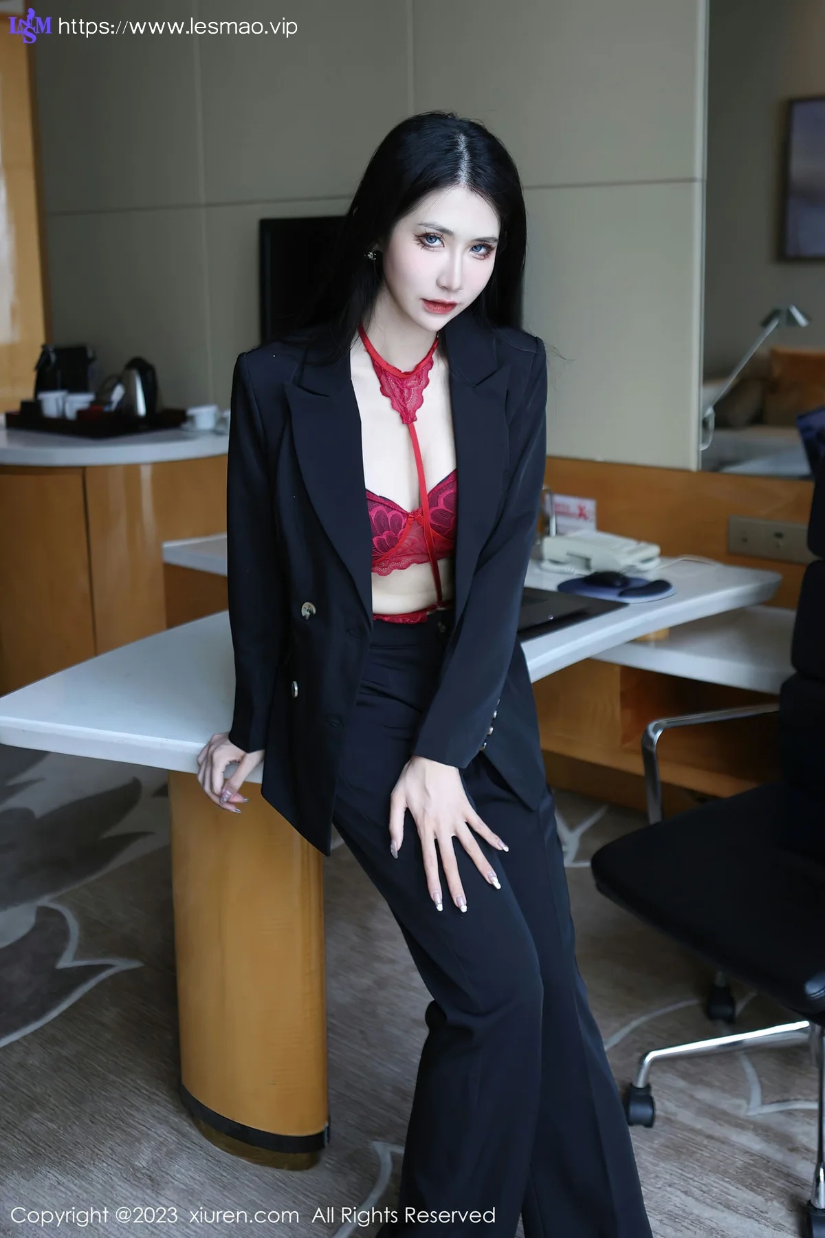XiuRen 秀人 No.6402 依娜Yina 首套写真红色蕾丝内衣22 - 23