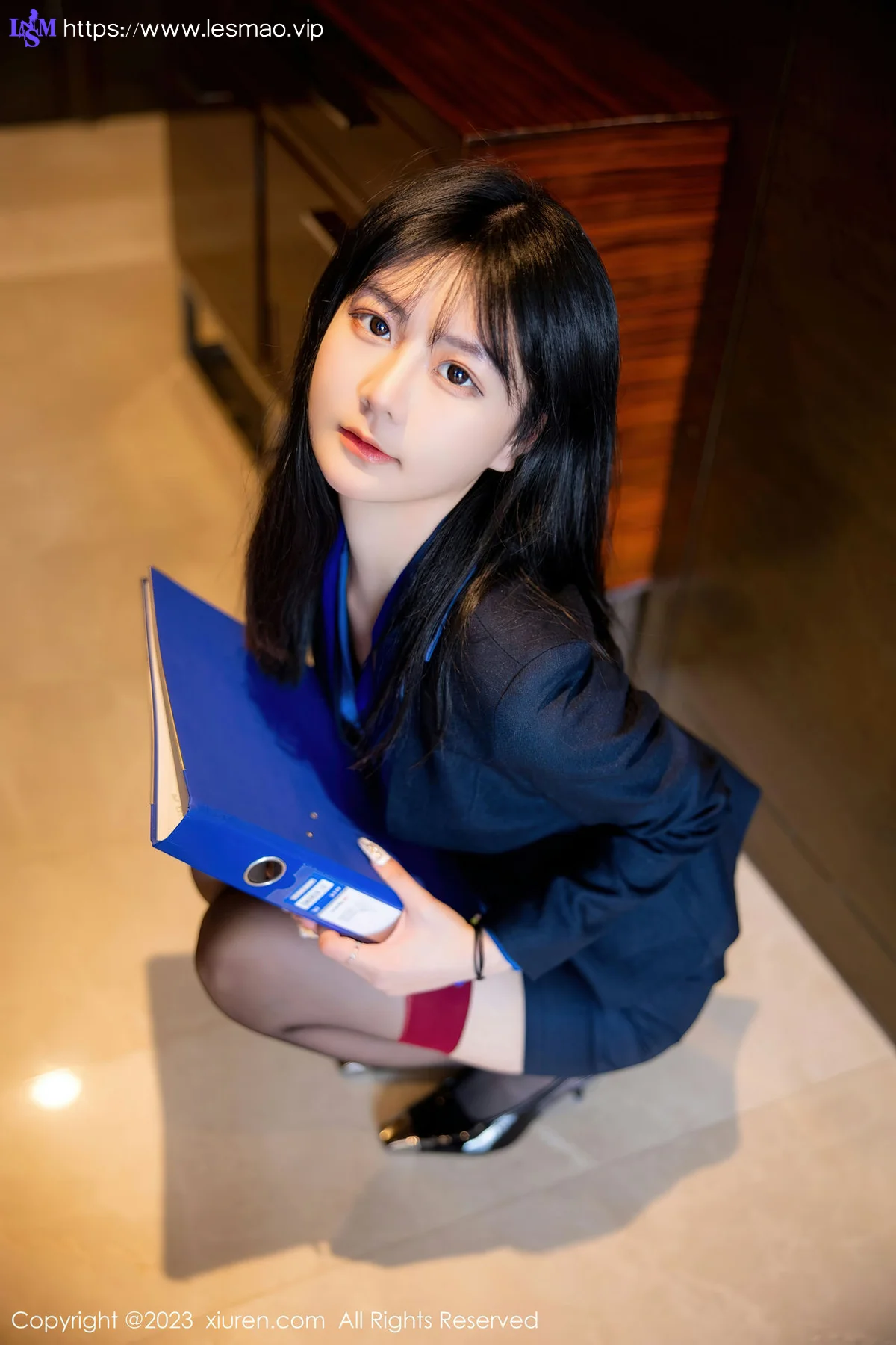 XiuRen 秀人 No.6407 谢小蒽 性感OL装扮性感写真1 - 13