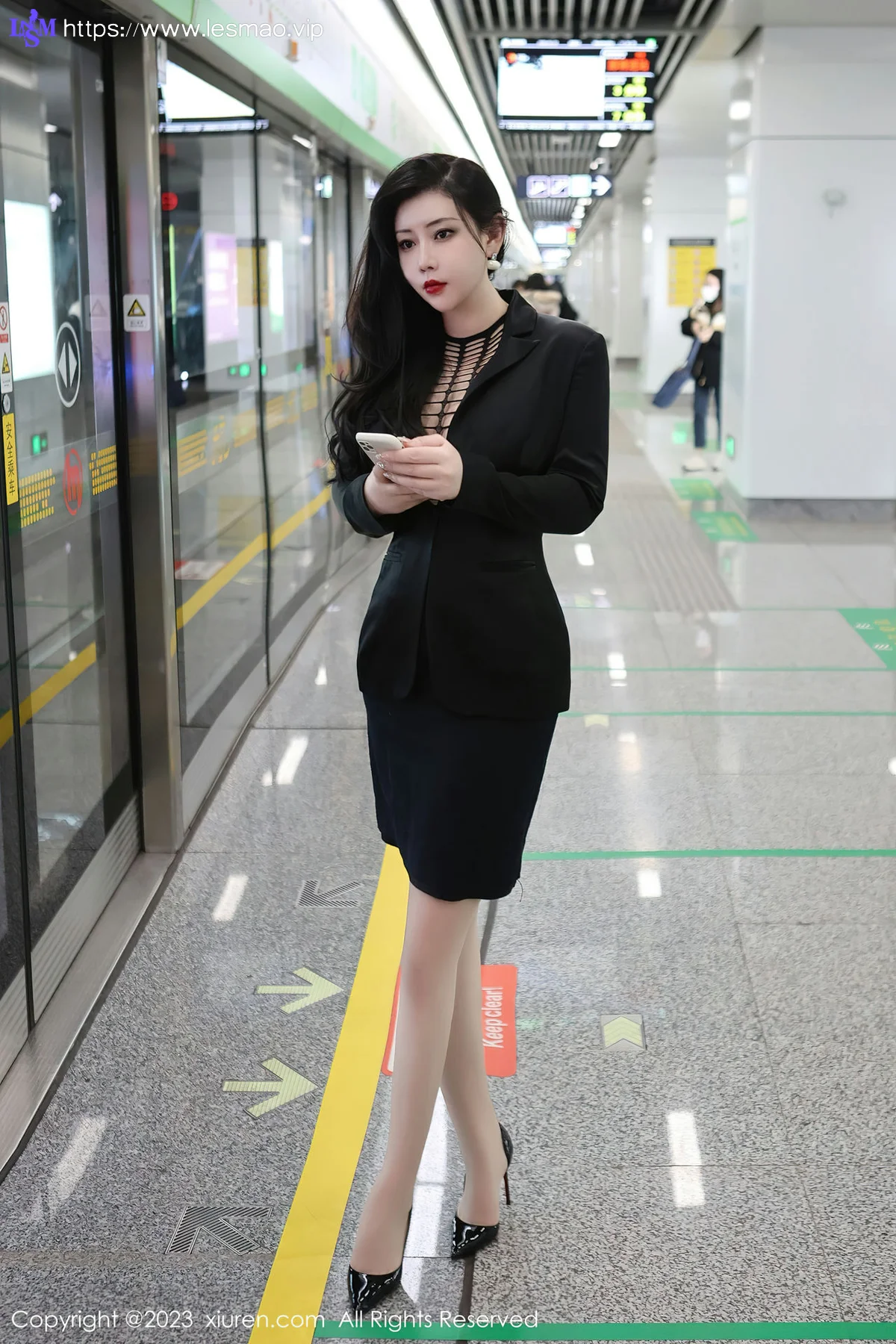 XiuRen 秀人 No.6421 王婉悠Queen 浅黑色OL性感写真1 - 1