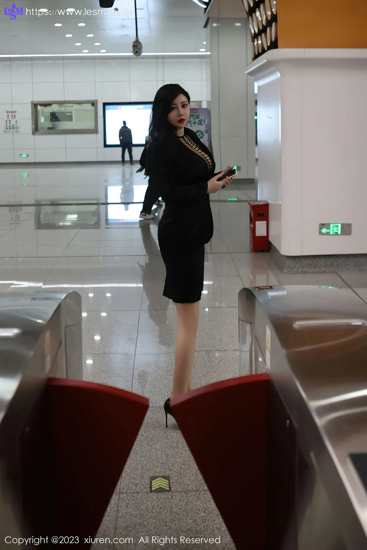 XiuRen 秀人 No.6421 王婉悠Queen 浅黑色OL性感写真1 - 27