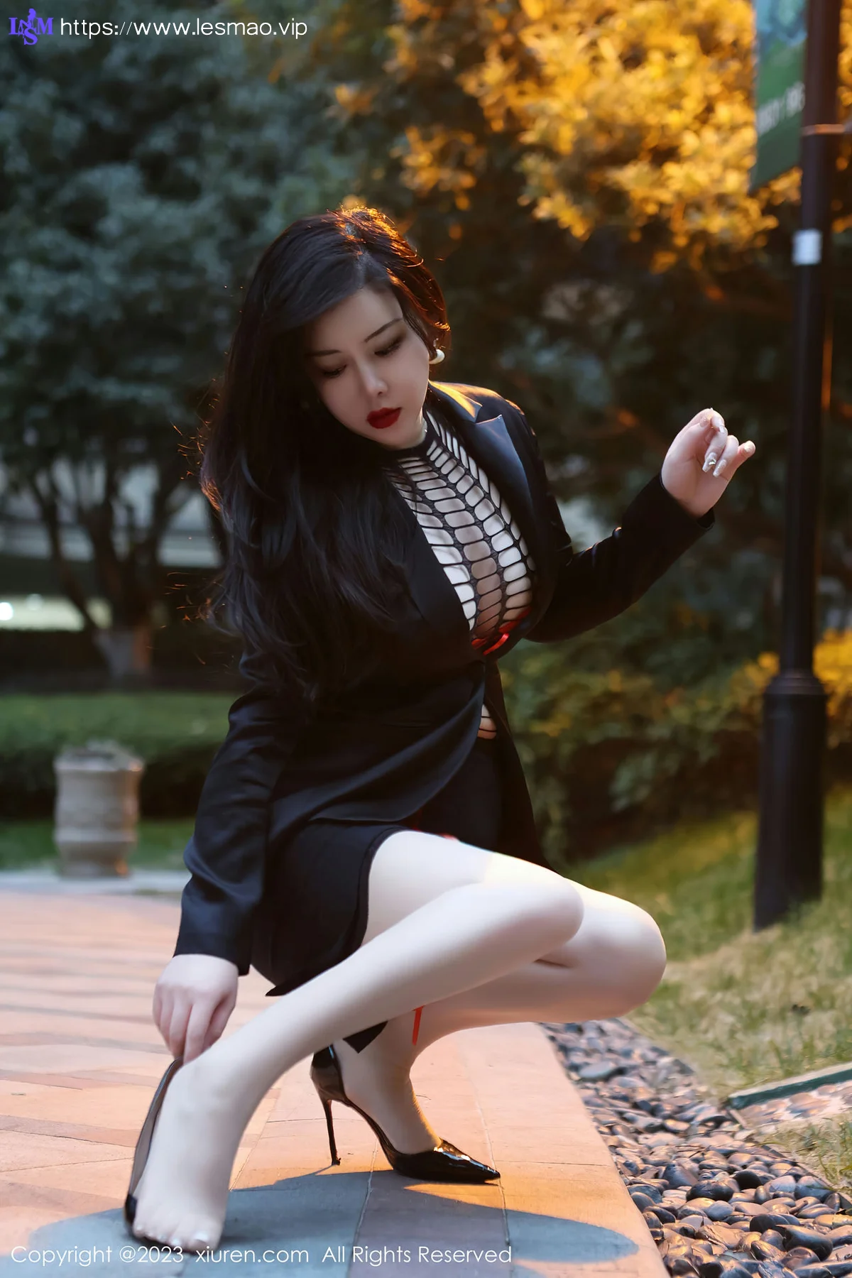 XiuRen 秀人 No.6421 王婉悠Queen 浅黑色OL性感写真1 - 34