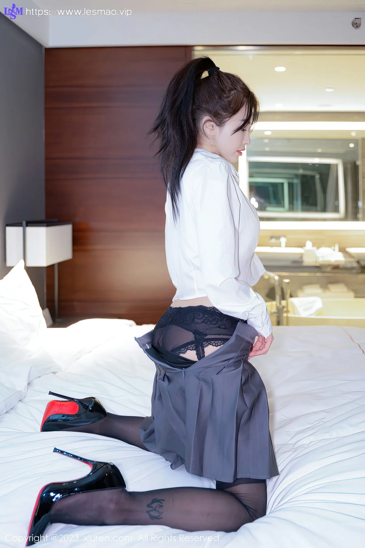 XiuRen 秀人 No.6444 星子柒kiki 魅惑黑丝第二套写真 - 16