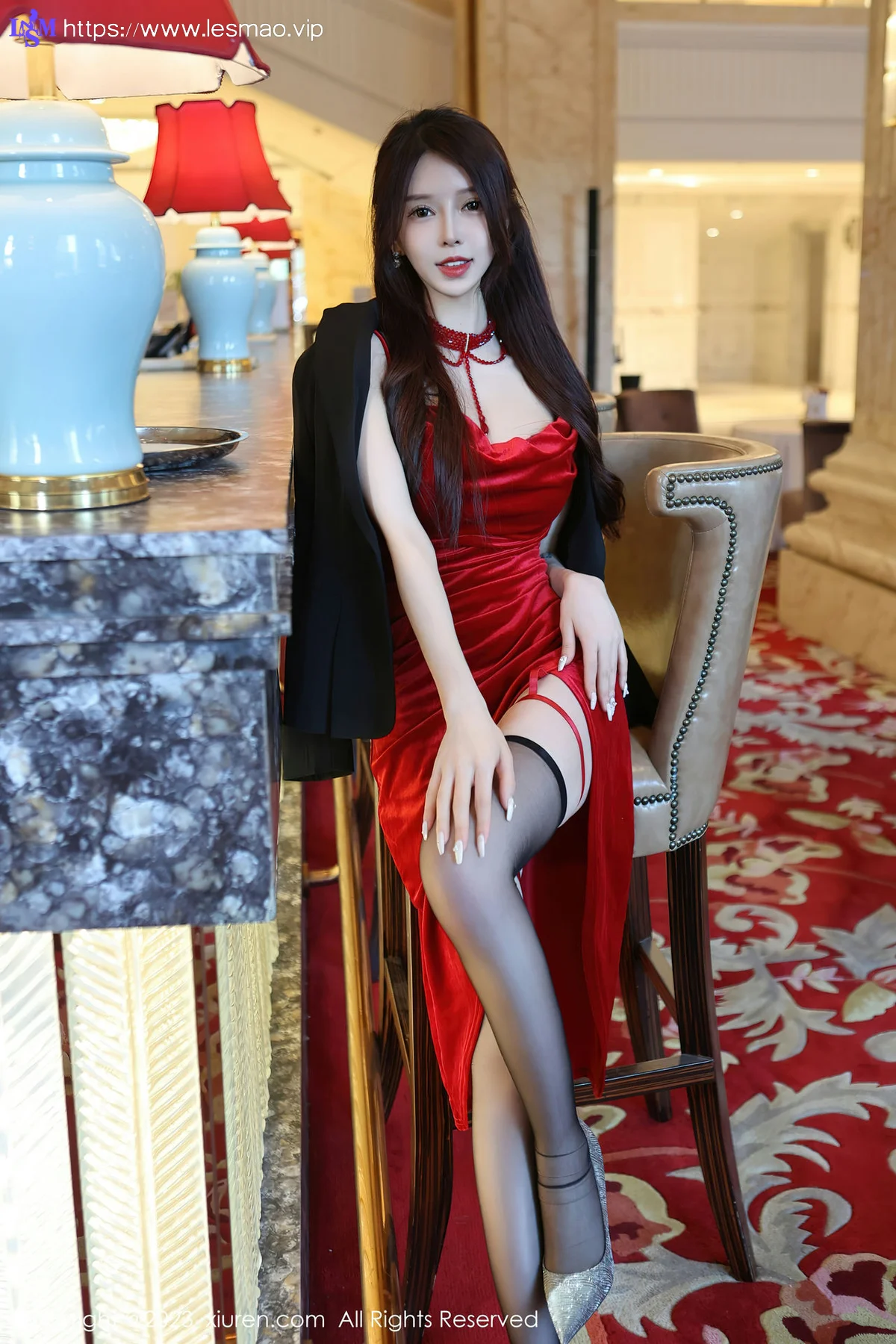 XiuRen 秀人 No.6460 玉兔miki 蕾丝内衣与魅惑黑丝写真1 - 3