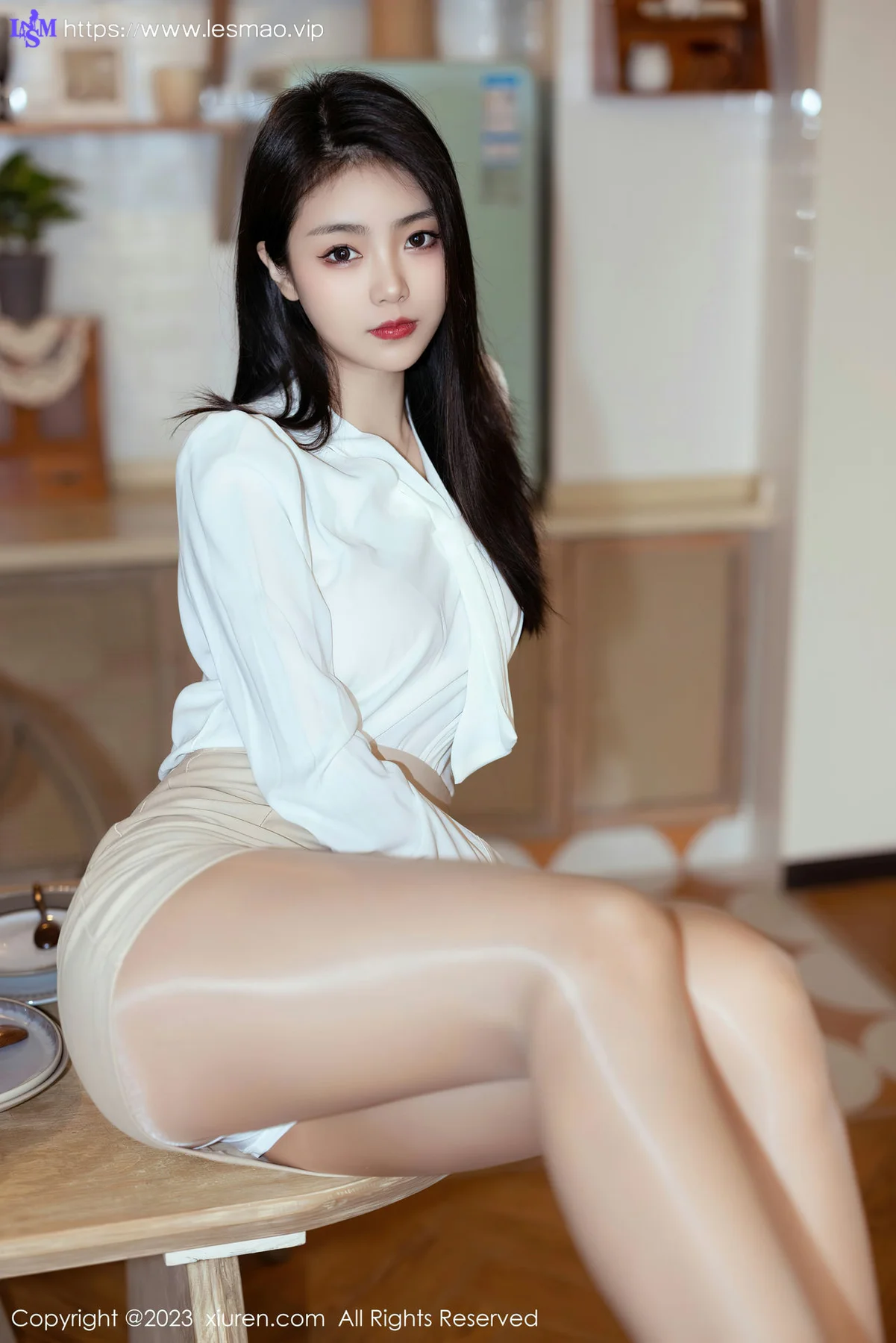 XiuRen 秀人 No.6465 可樂Vicky 浅黄色短裙性感写真3 - 25