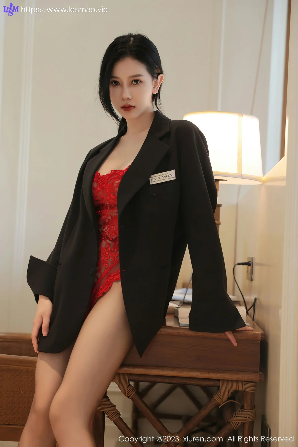 XiuRen 秀人 No.6475 尹甜甜 红色蕾丝服饰万宁旅拍 - 11