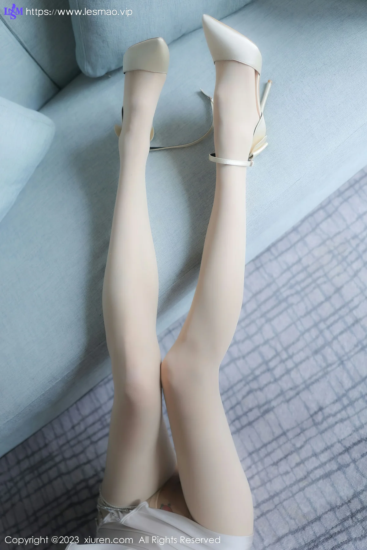 XiuRen 秀人 No.6560 米亚Mia 原色丝袜第二套写真 - 35