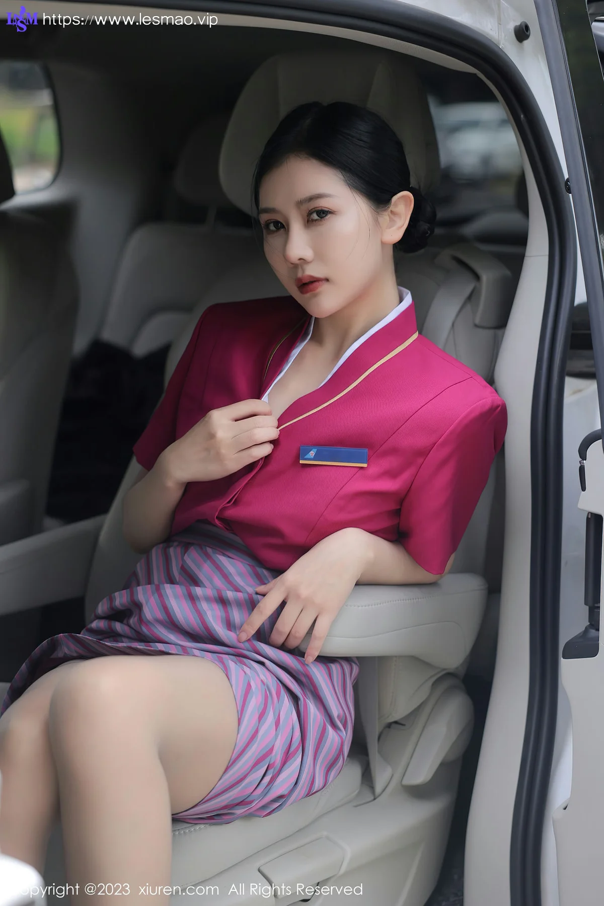 XiuRen 秀人 No.6561 尹甜甜 空姐制服诱惑万宁旅拍 - 14