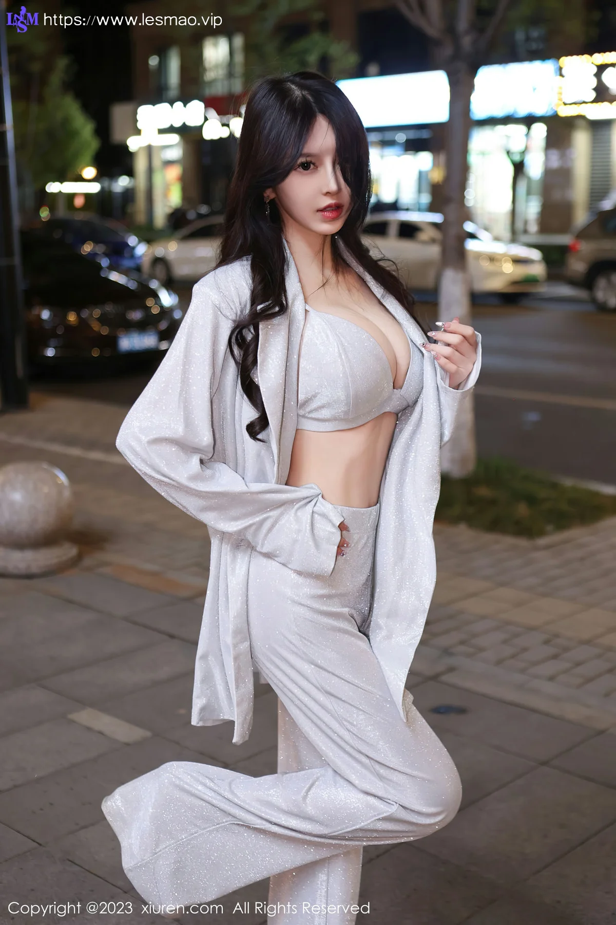 XiuRen 秀人 No.6605 玉兔miki 诱人灰丝街拍性感写真33 - 18