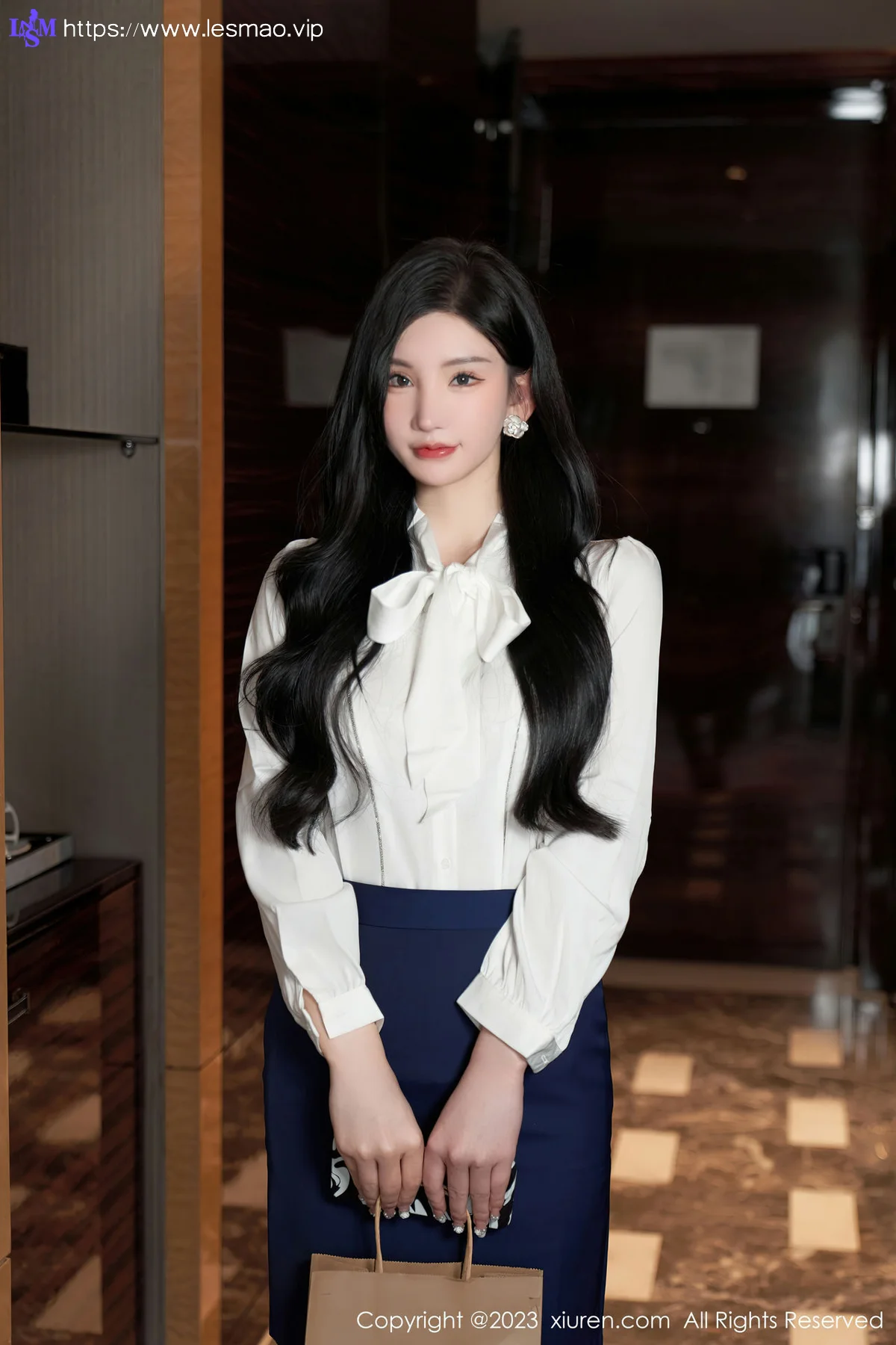 XiuRen 秀人 No.6614 周于希Sally 女职员的办公室秘密心愿旅拍 - 11