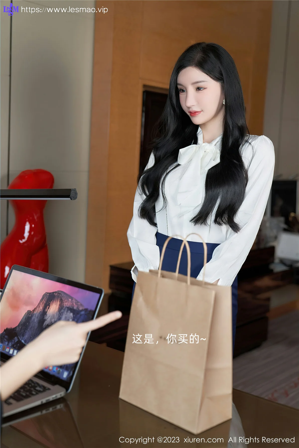 XiuRen 秀人 No.6614 周于希Sally 女职员的办公室秘密心愿旅拍 - 16