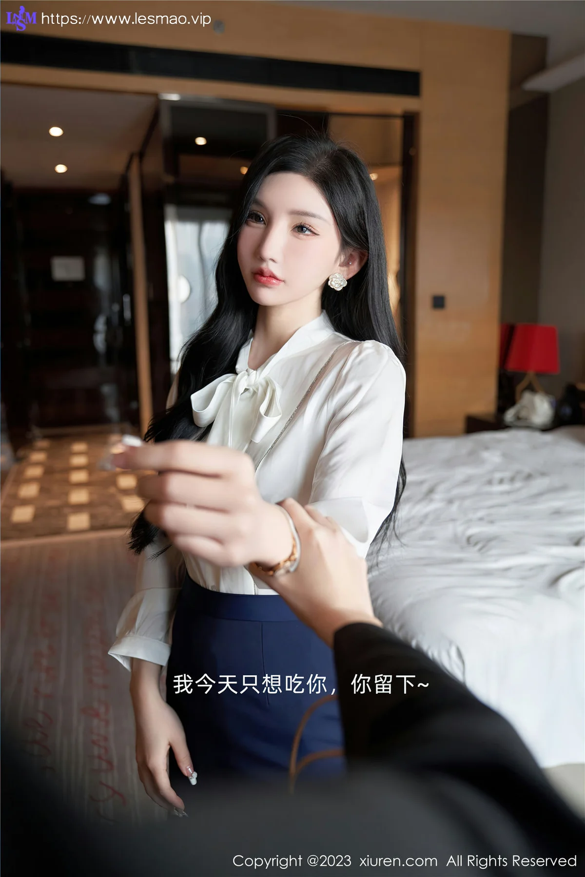 XiuRen 秀人 No.6614 周于希Sally 女职员的办公室秘密心愿旅拍 - 22