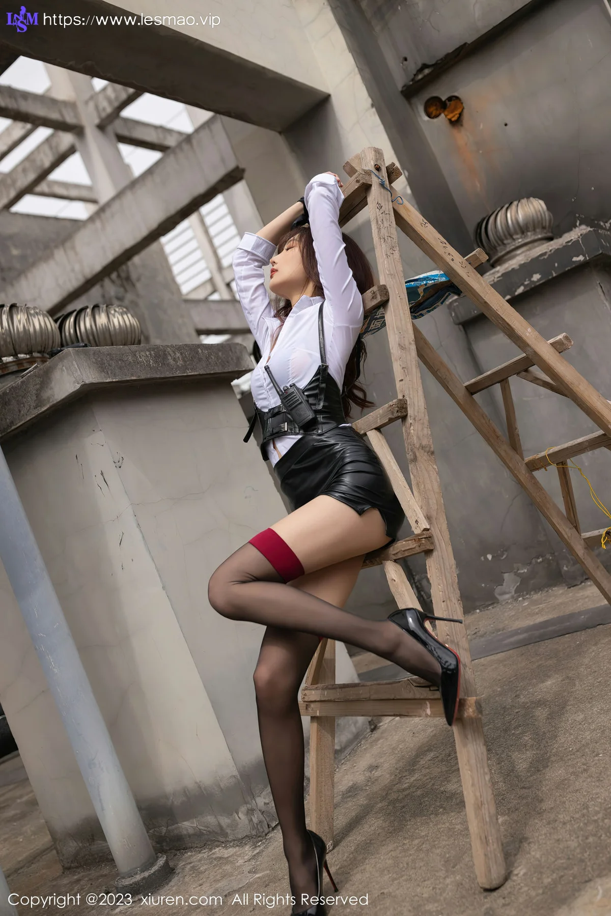 XiuRen 秀人 No.6653 陆萱萱 女警装扮性感写真11 - 30