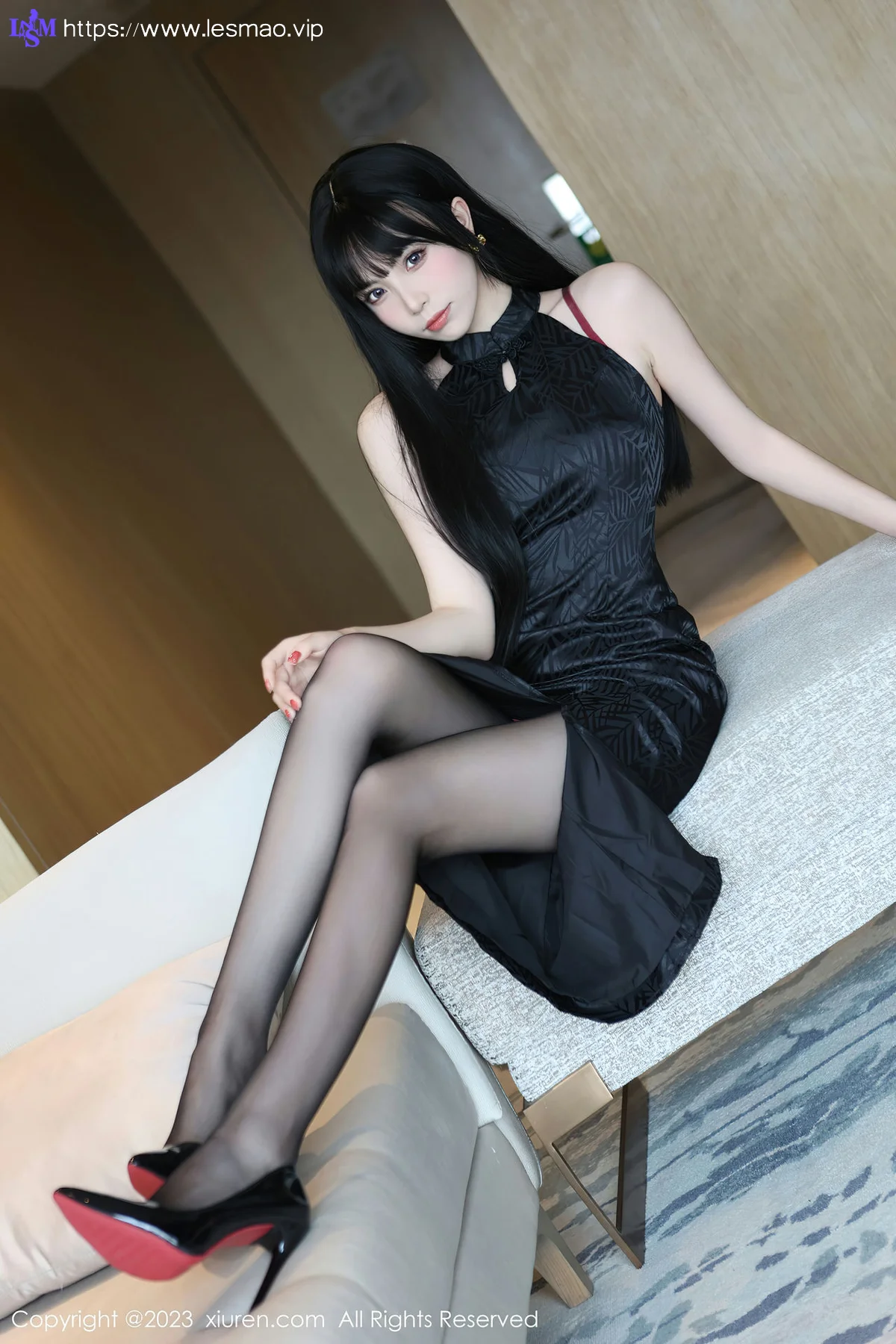 XiuRen 秀人 No.6666 江七七 深色旗袍服饰首套写真3 - 15