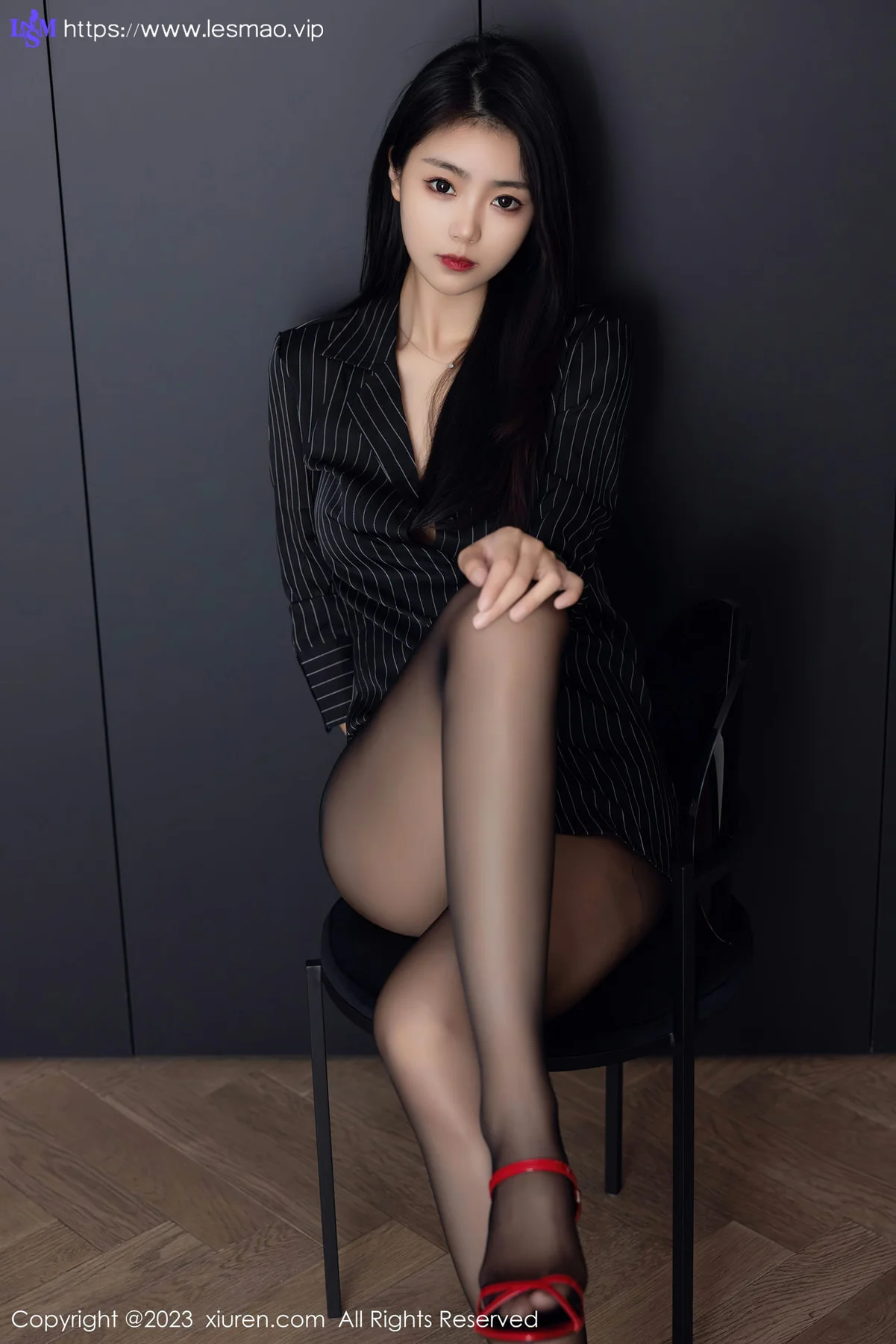 XiuRen 秀人 No.6677 可樂Vicky 黑色条纹上衣性感写真33 - 19