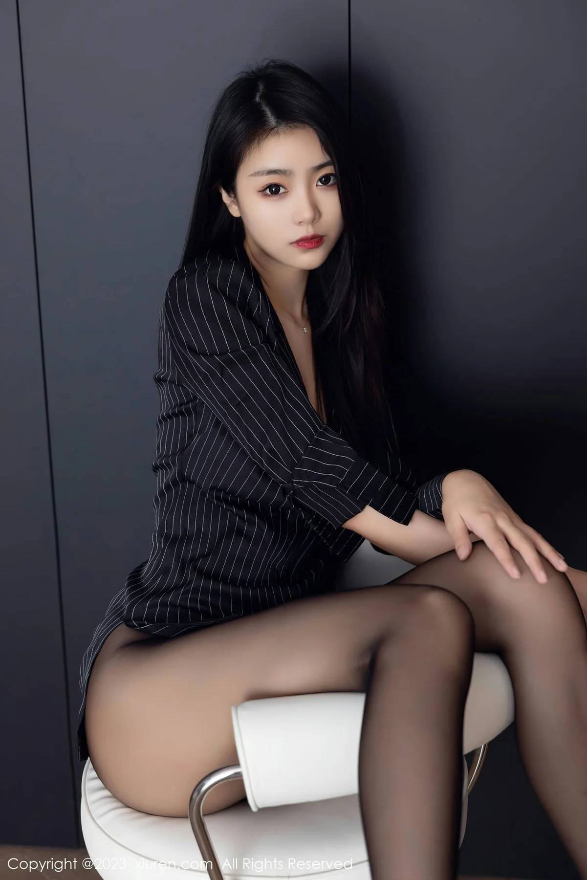 XiuRen 秀人 No.6677 可樂Vicky 黑色条纹上衣性感写真33 - 28