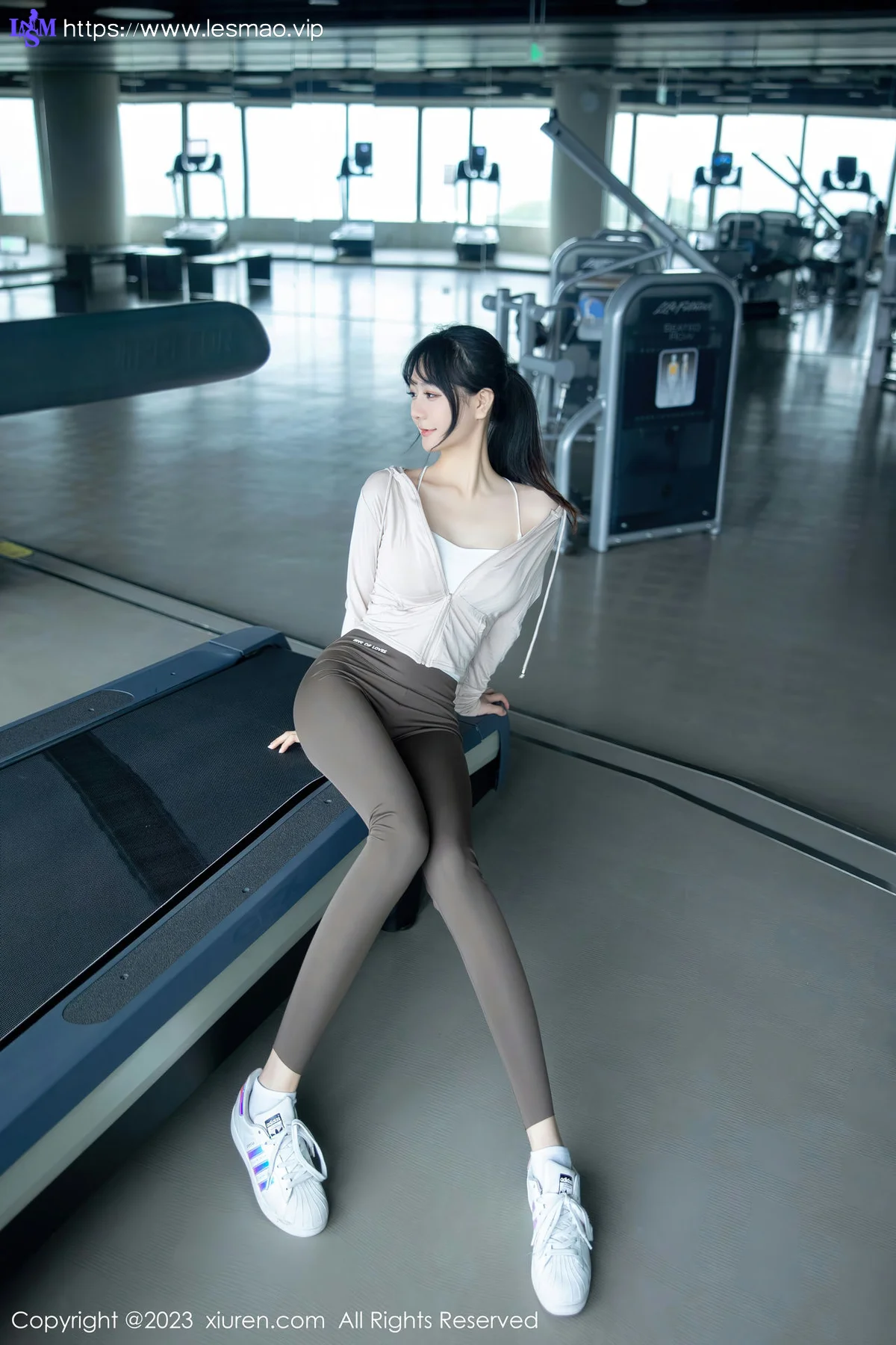 XiuRen 秀人 No.6683 幼幼 浅色运动服饰性感写真11 - 17