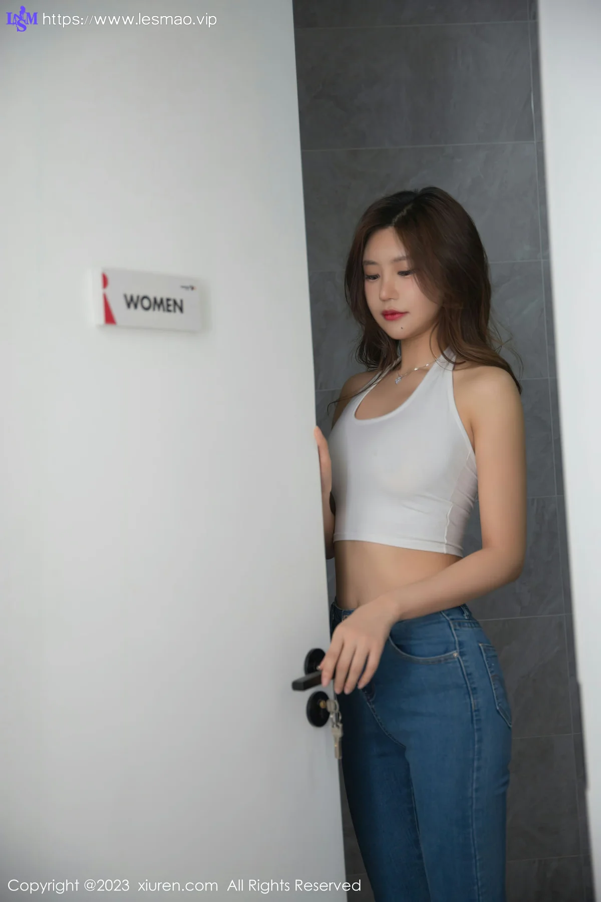 XiuRen 秀人 No.6690 绮里嘉ula 魅惑黑丝湿身性感写真1 - 10