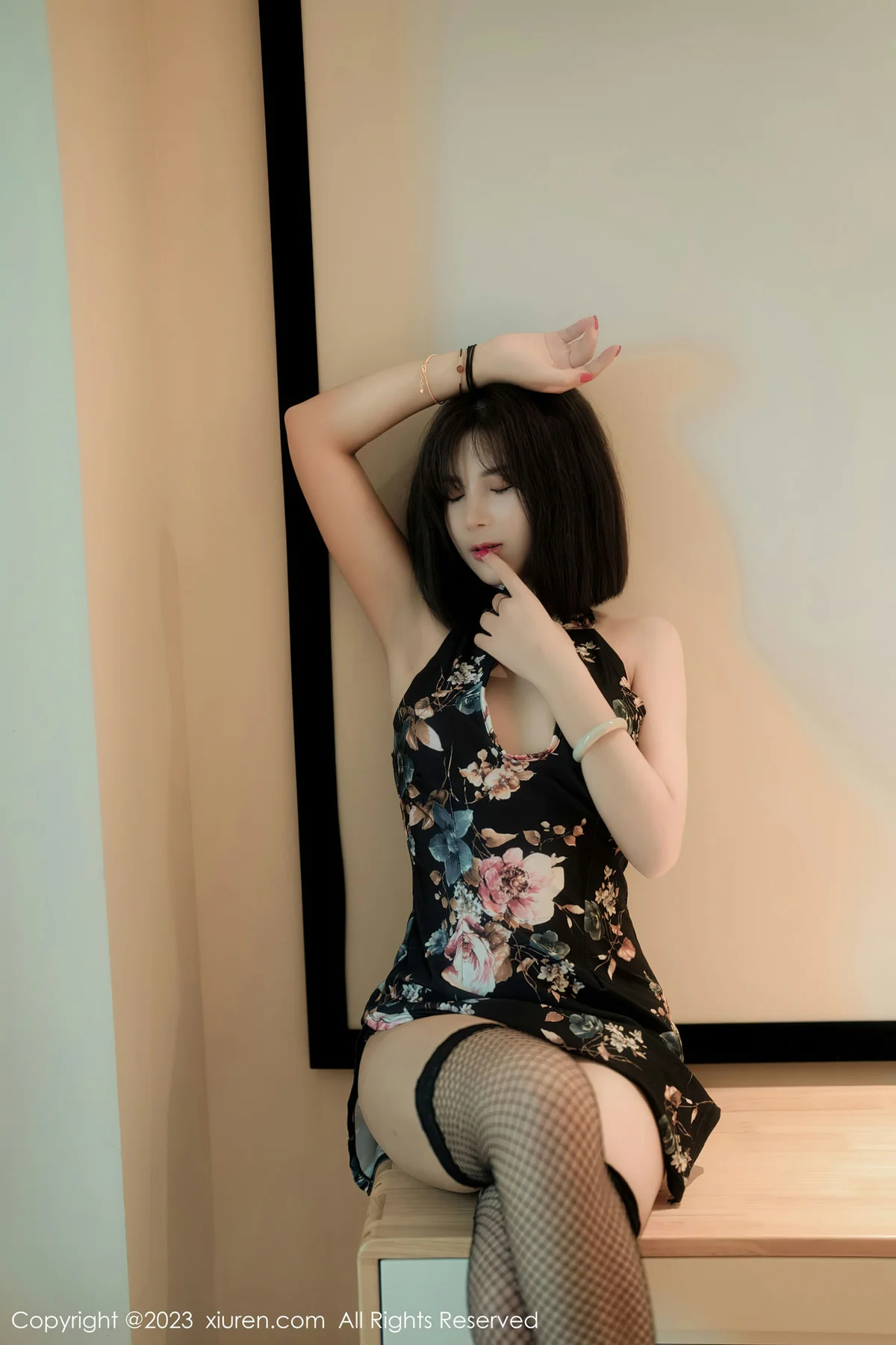 XiuRen 秀人 No.6692 徐甜心 网袜旗袍性感写真 - 23