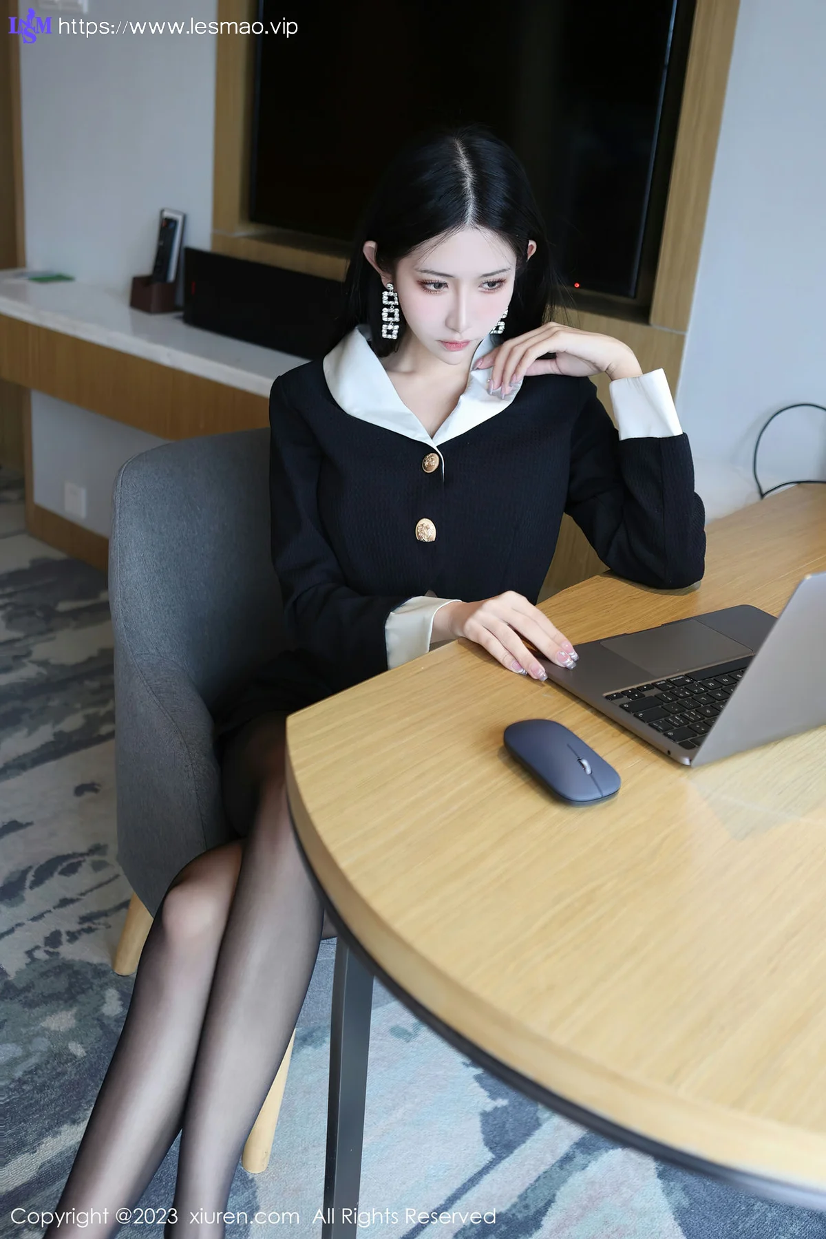 XiuRen 秀人 No.6695 依娜Yina 魅惑黑丝性感写真2 - 4