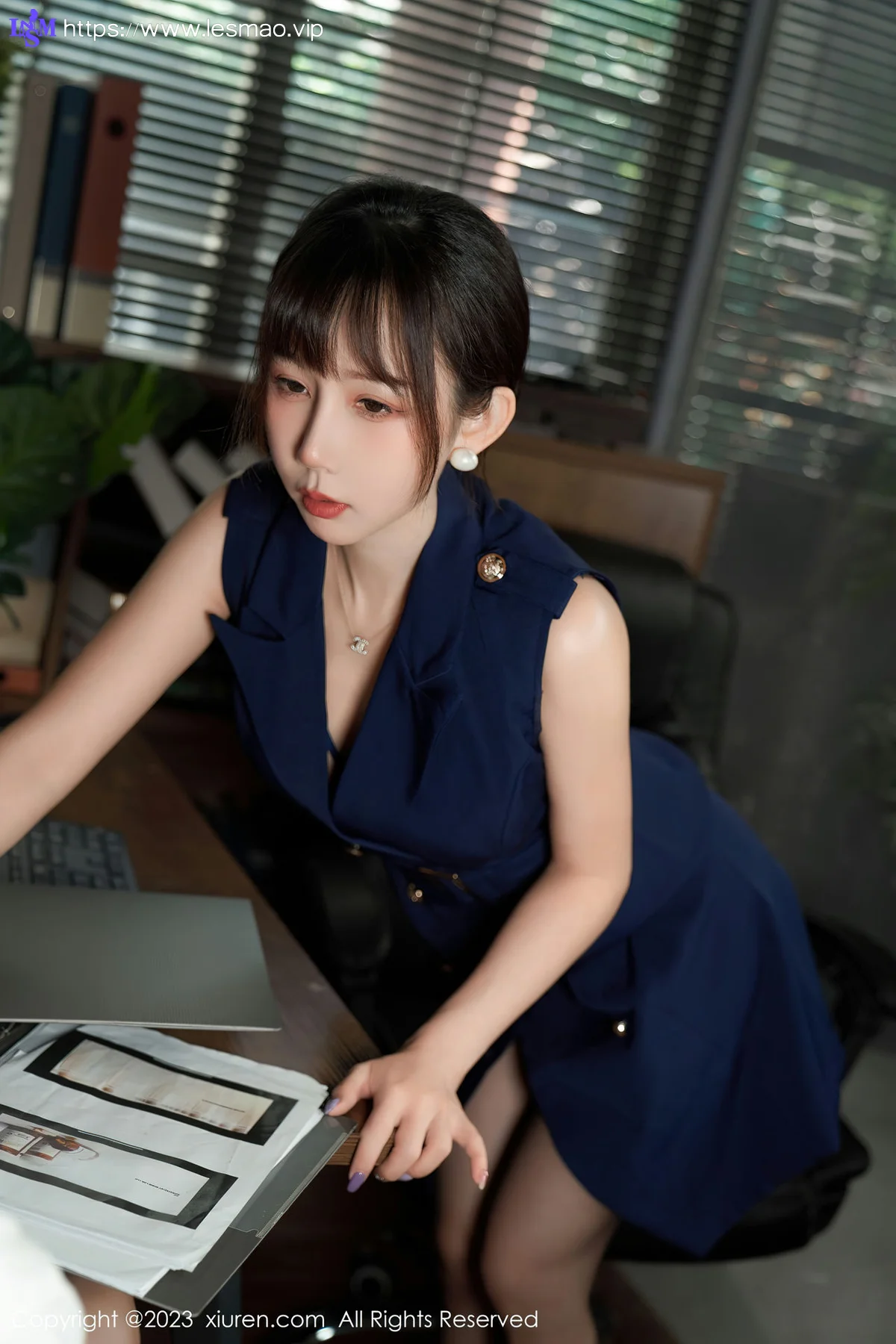 XiuRen 秀人 No.6737 波巧酱 剧情主题“办公室不能说的秘密”性感写真11 - 33