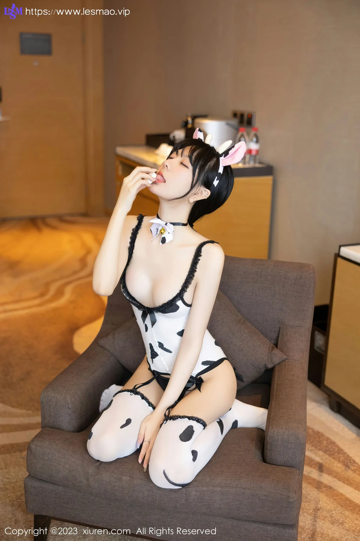 XiuRen 秀人 No.6774 幼幼 情趣奶牛装性感写真1 - 20