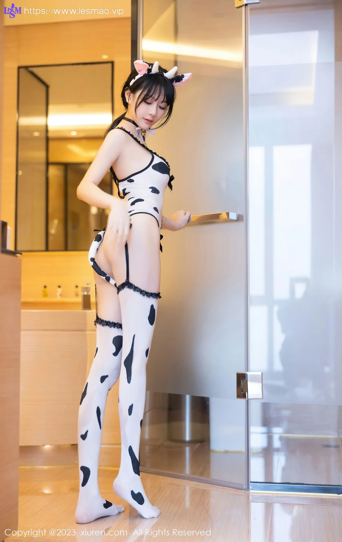 XiuRen 秀人 No.6774 幼幼 情趣奶牛装性感写真1 - 64