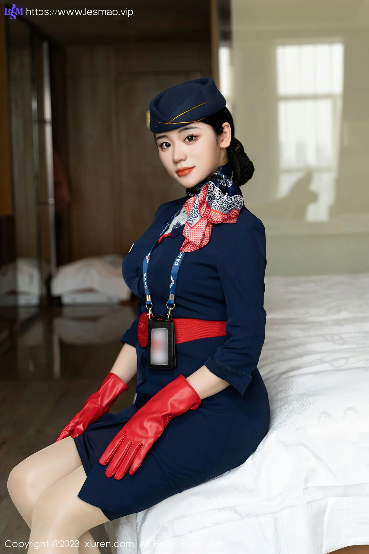 XiuRen 秀人 No.6790 汐汐爱吃草莓 空乘小姐姐性感写真 - 11