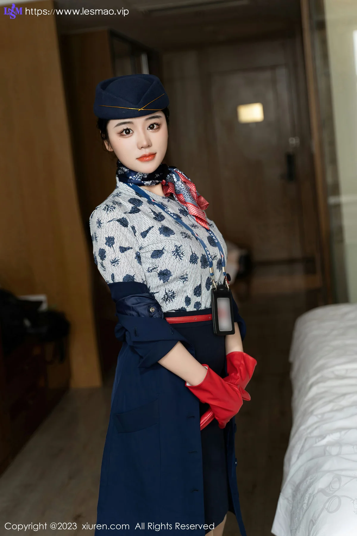 XiuRen 秀人 No.6790 汐汐爱吃草莓 空乘小姐姐性感写真 - 13
