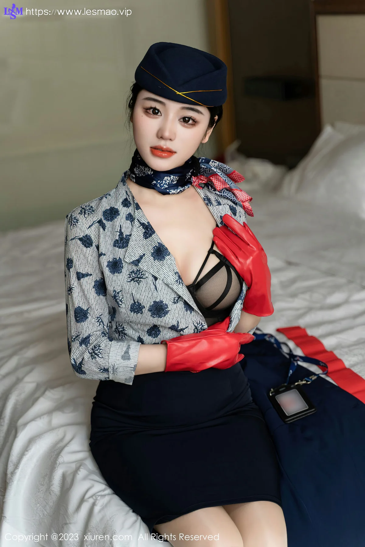 XiuRen 秀人 No.6790 汐汐爱吃草莓 空乘小姐姐性感写真 - 17