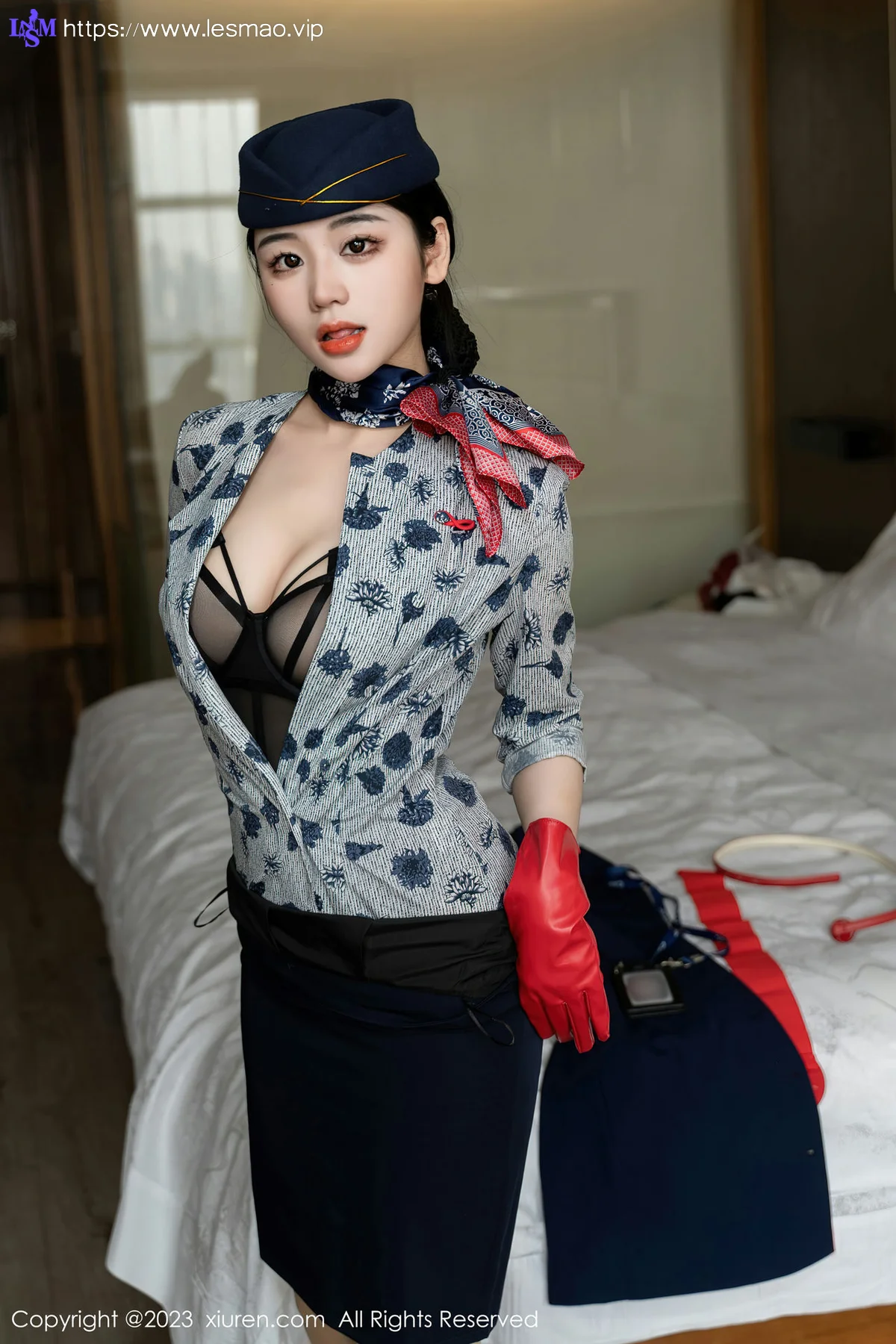 XiuRen 秀人 No.6790 汐汐爱吃草莓 空乘小姐姐性感写真 - 20