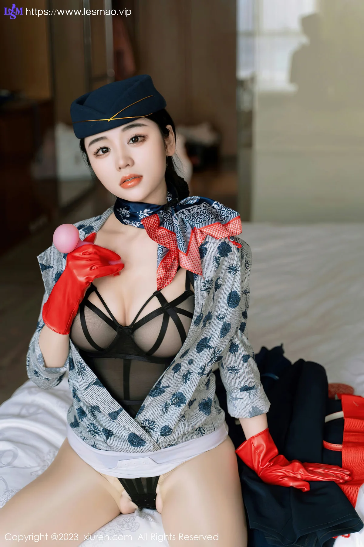 XiuRen 秀人 No.6790 汐汐爱吃草莓 空乘小姐姐性感写真 - 39