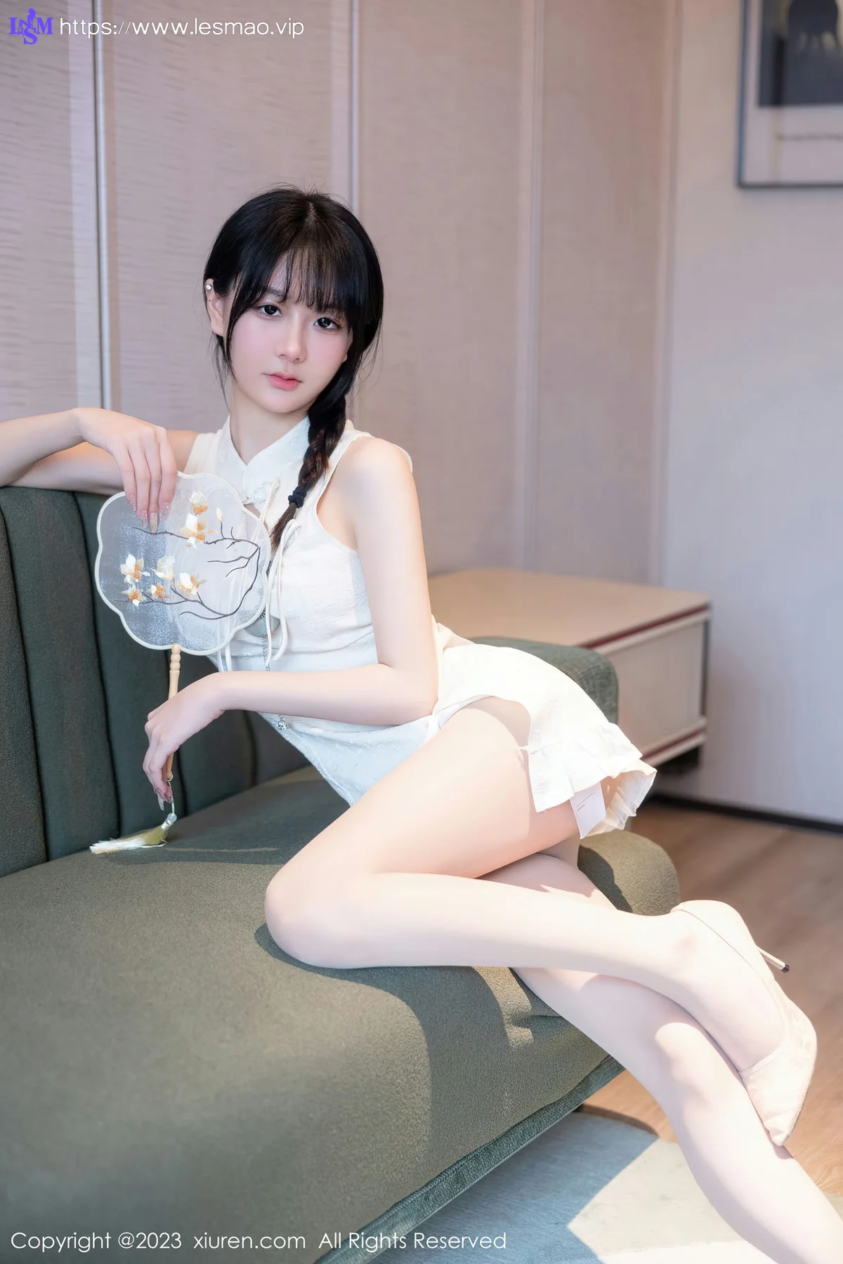 XiuRen 秀人 No.6813 幼幼 白色旗袍性感写真111 - 16