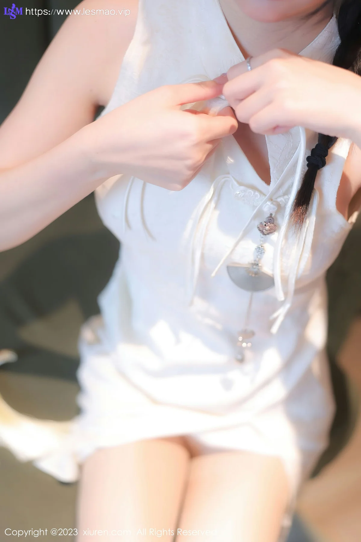 XiuRen 秀人 No.6813 幼幼 白色旗袍性感写真111 - 17