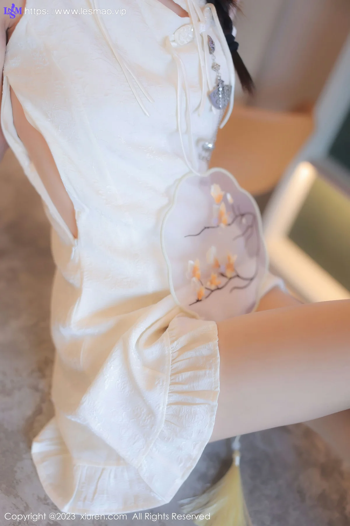 XiuRen 秀人 No.6813 幼幼 白色旗袍性感写真111 - 40