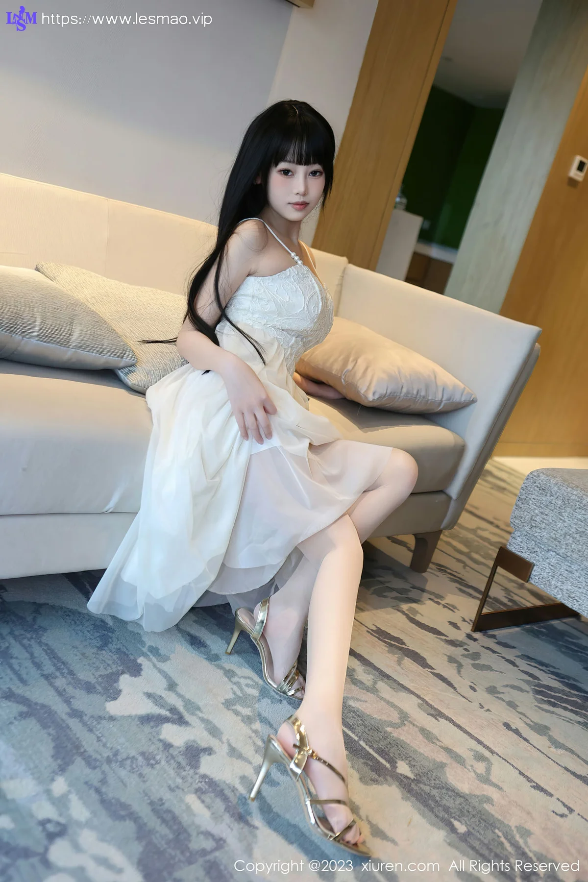 XiuRen 秀人 No.6828 早川京子 连衣长裙性感写真 - 16