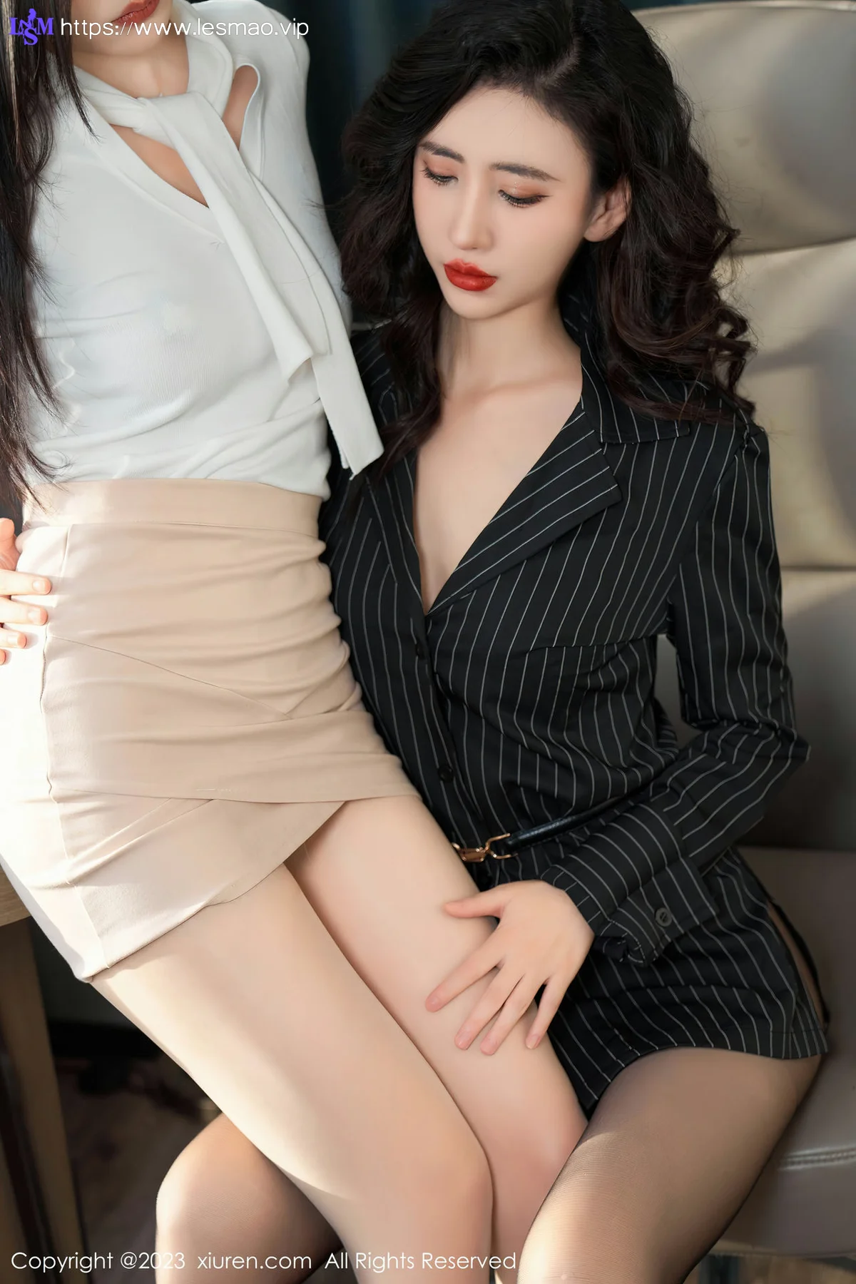 XiuRen 秀人 No.6860 章芃芃 黑色条纹上衣首套写真1 - 23