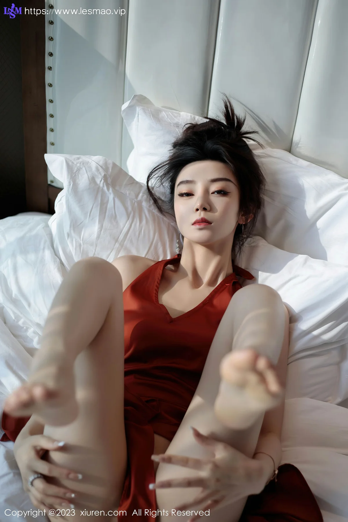 XiuRen 秀人 No.6861 苏曼兮 红色连夜短裙首套写真 - 52