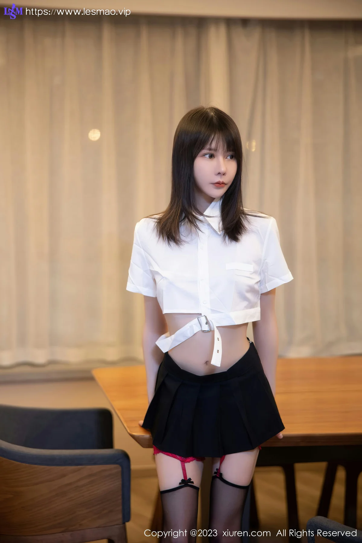 XiuRen 秀人 No.6862 甜佳佳 诱人短裙性感写真 - 18