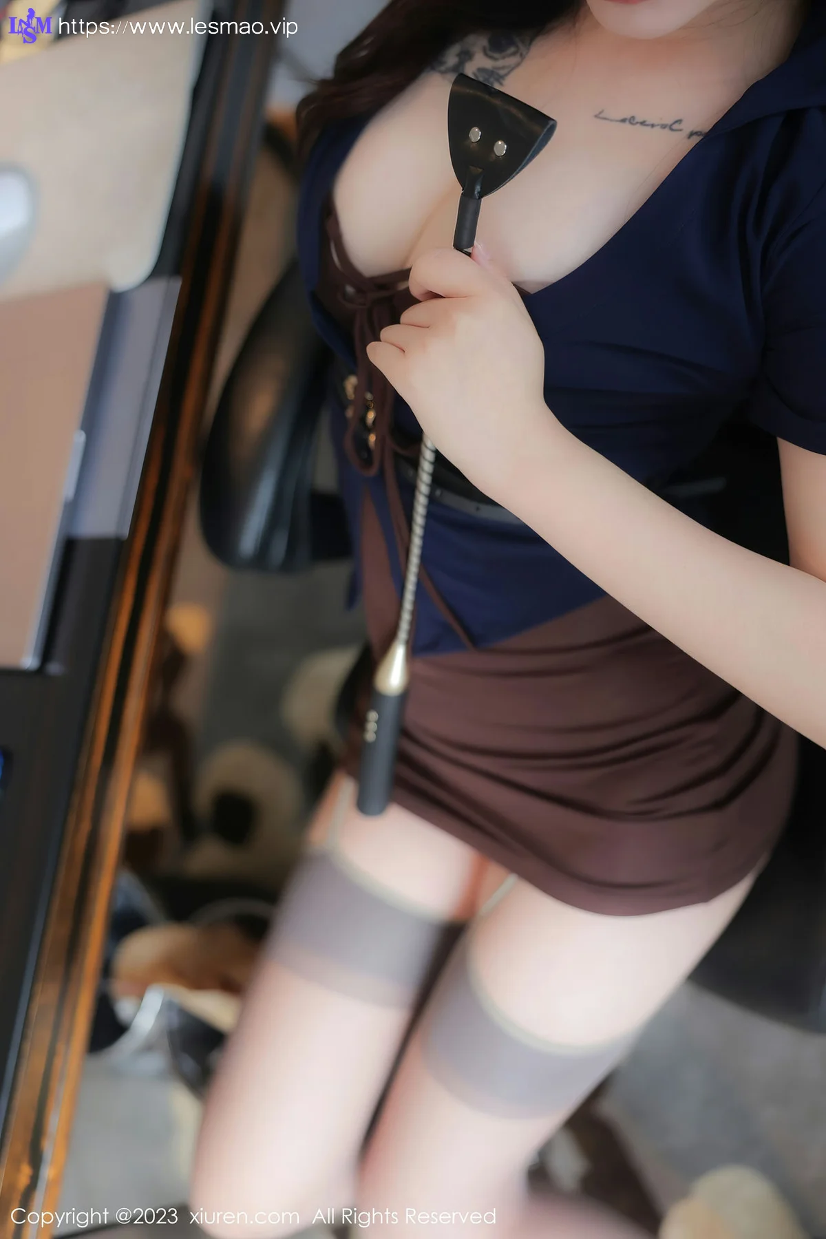 XiuRen 秀人 No.6872 Arude薇薇 灰色丝袜性感写真 - 19