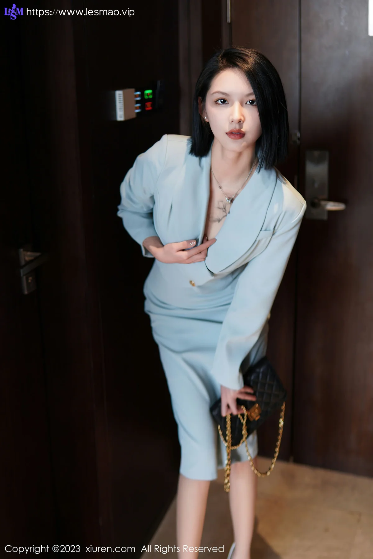 XiuRen 秀人 No.6885 乔一一 诱人原色丝袜性感写真 - 14