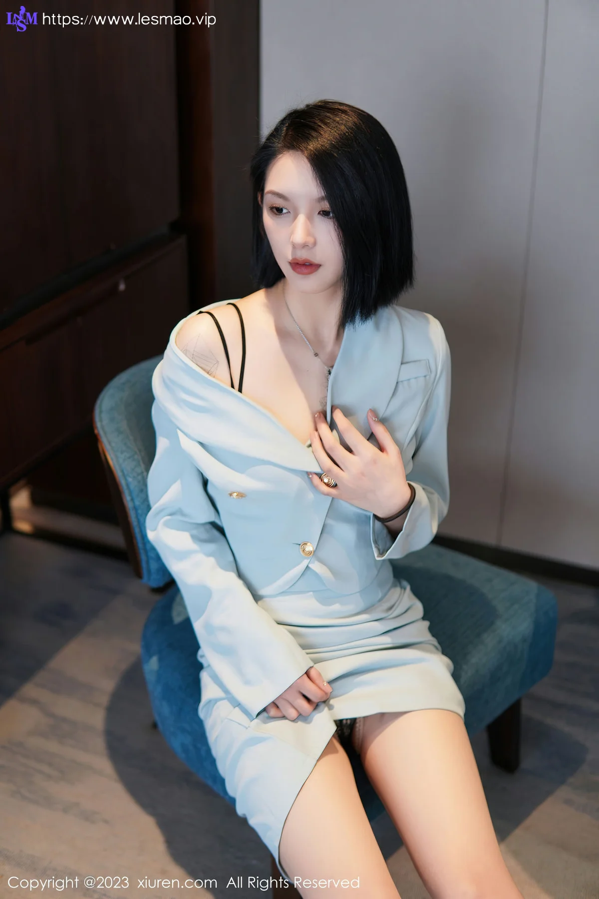 XiuRen 秀人 No.6885 乔一一 诱人原色丝袜性感写真 - 21