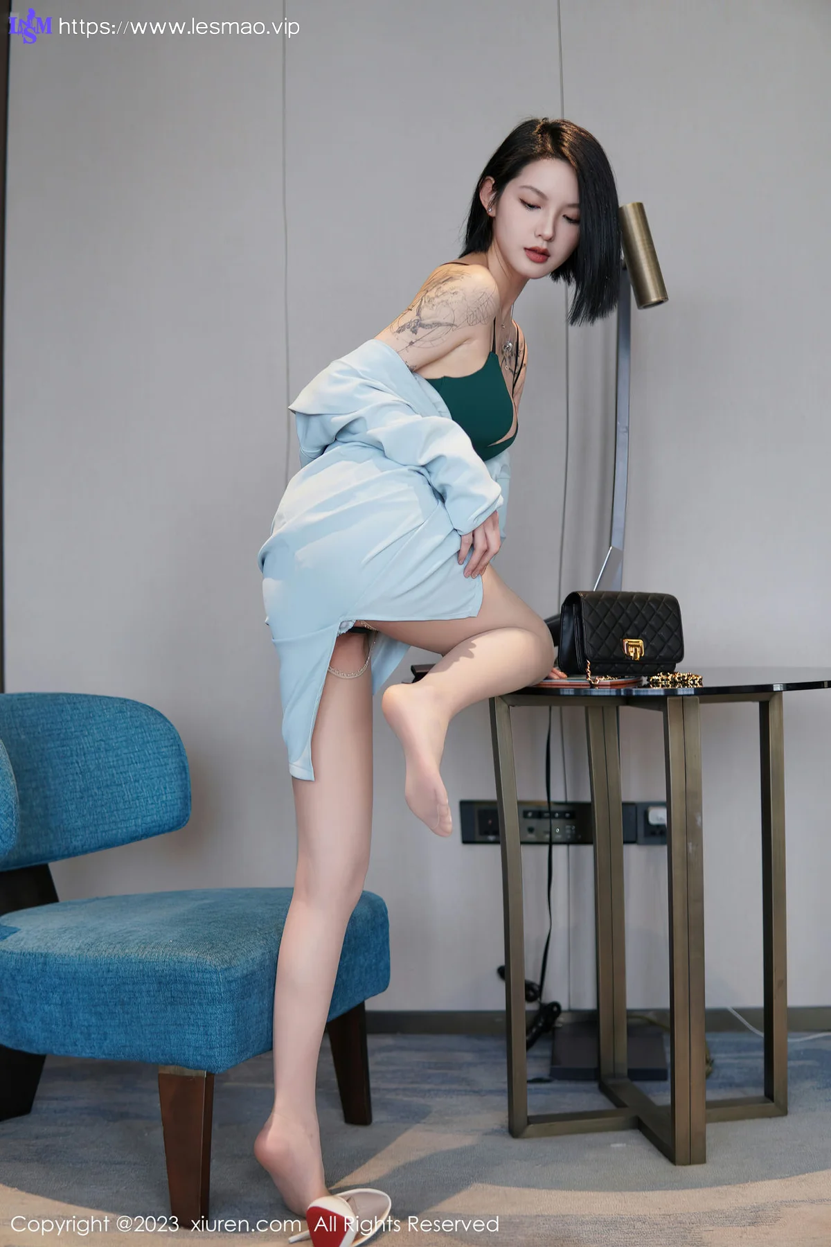 XiuRen 秀人 No.6885 乔一一 诱人原色丝袜性感写真 - 32
