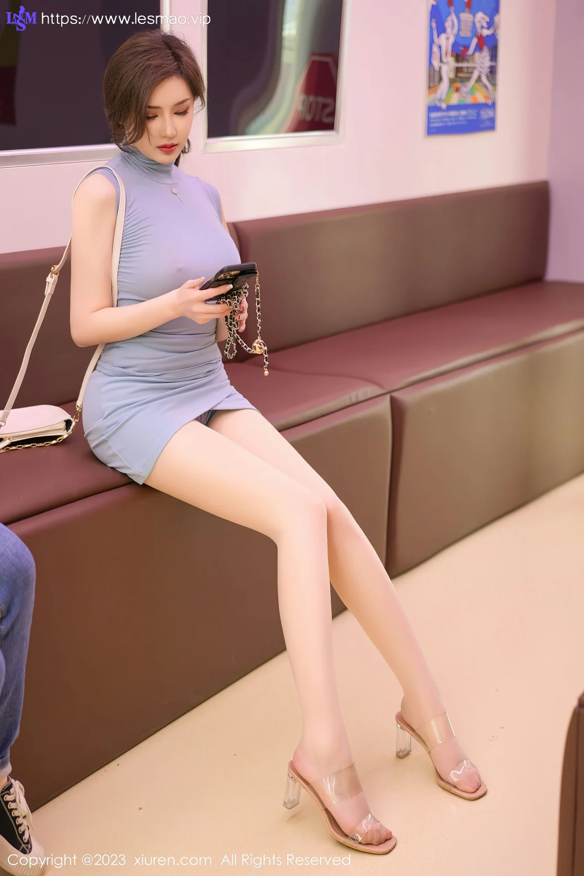 XiuRen 秀人 No.6888 Carol周妍希 地铁场景拍摄性感写真3 - 5