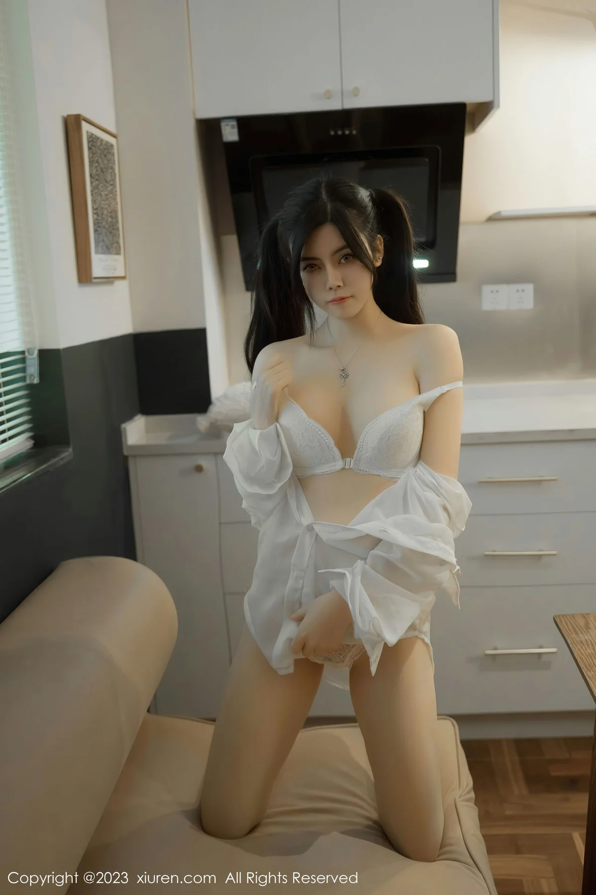 XiuRen 秀人 No.6896 白甜 小嫩姑娘性感写真 - 35