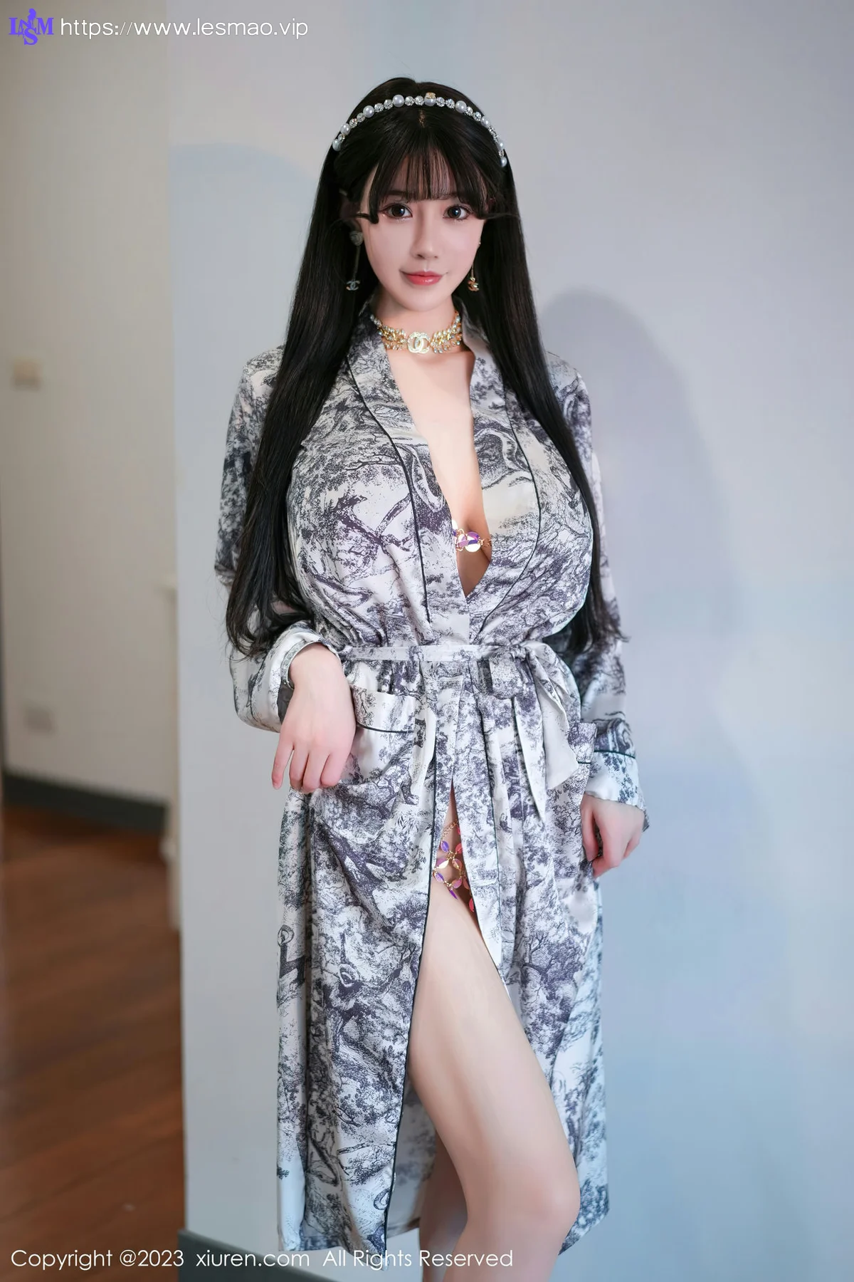 XiuRen 秀人 No.6932 朱可儿Flora 灰色睡袍性感写真 - 2