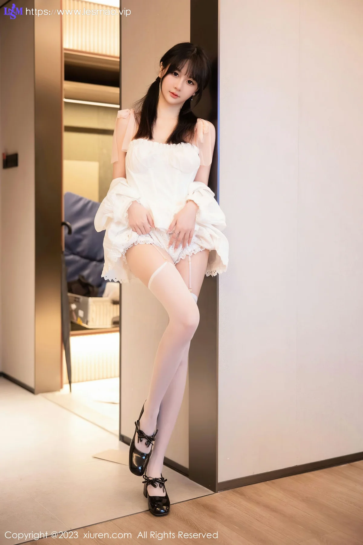 XiuRen 秀人 No.6933 幼幼 连衣短裙性感写真11 - 23