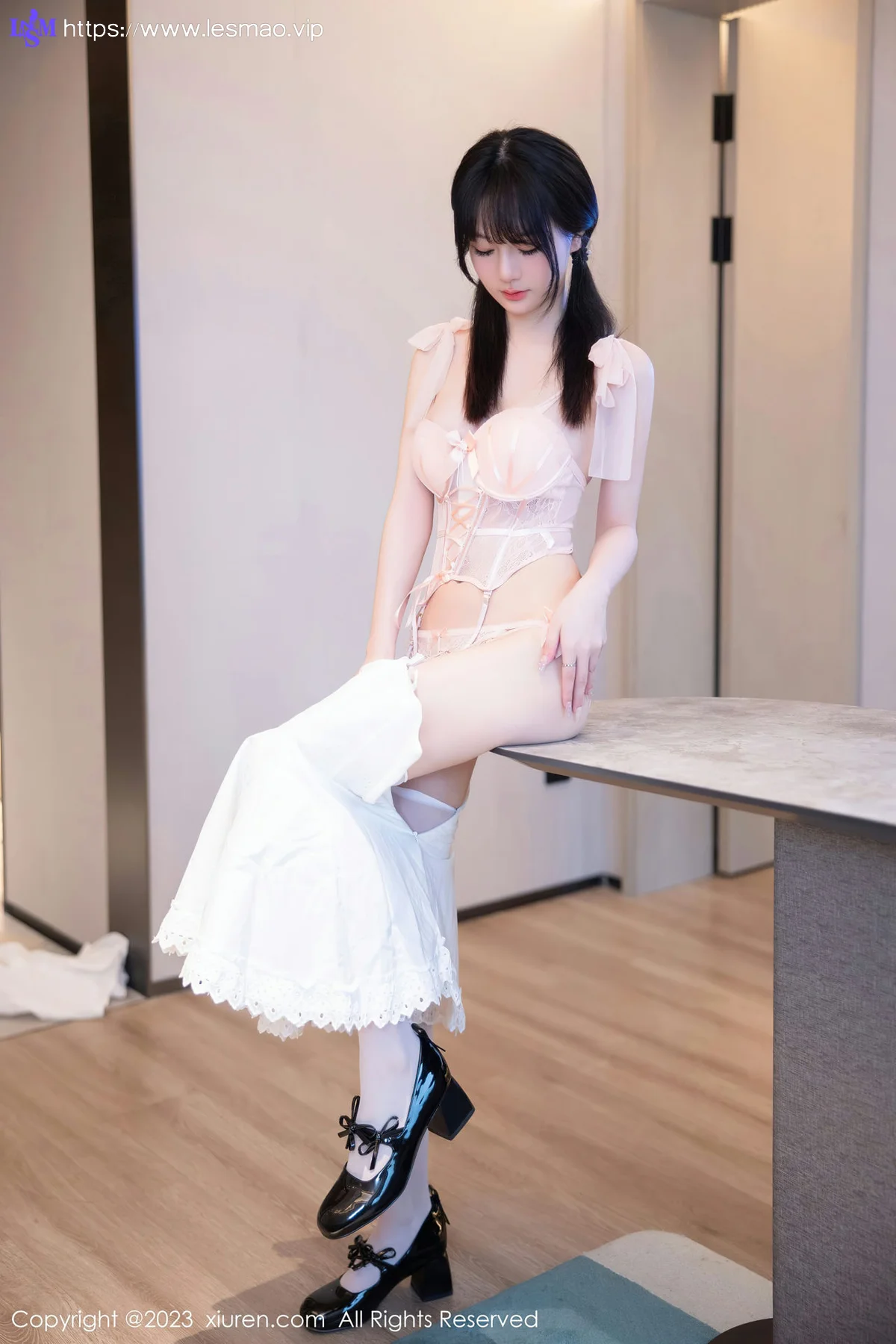 XiuRen 秀人 No.6933 幼幼 连衣短裙性感写真11 - 27