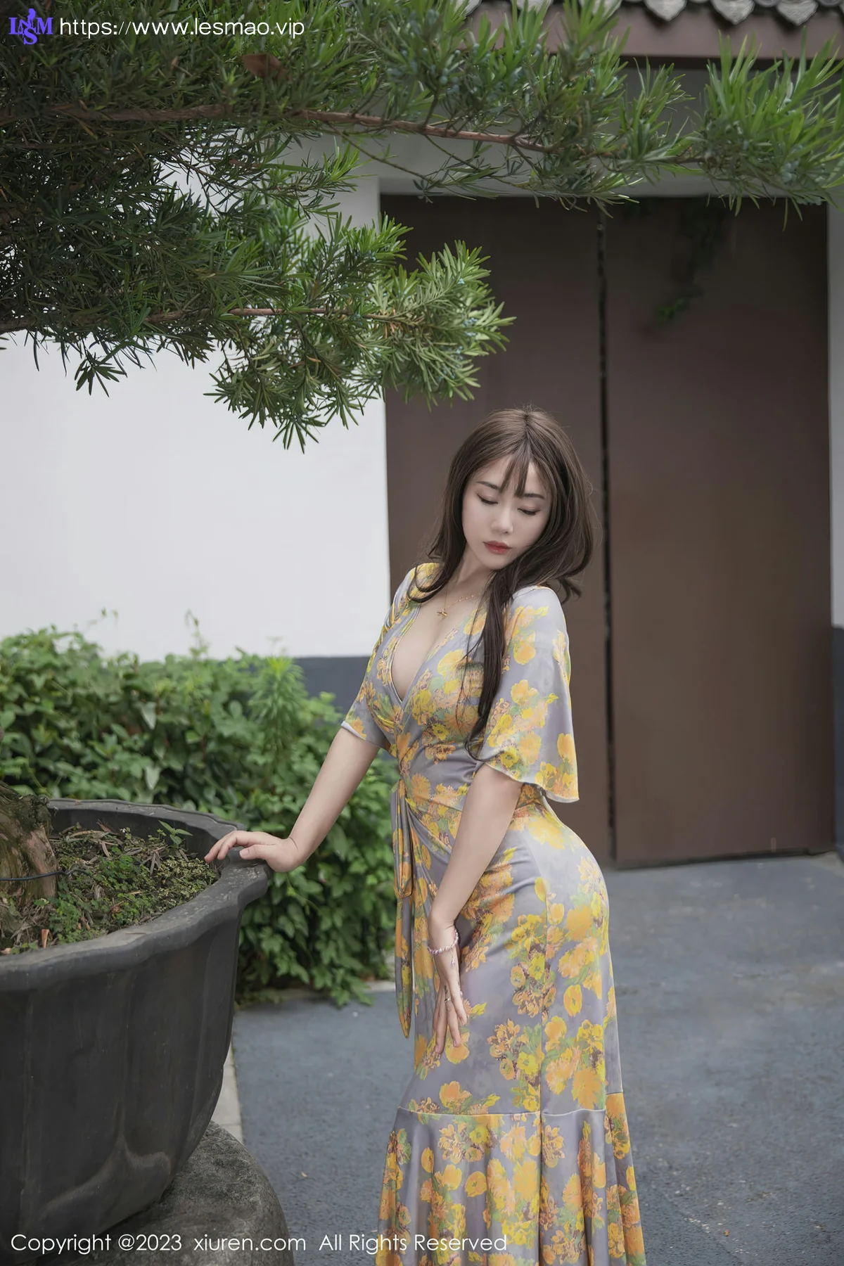 XiuRen 秀人 No.6949 严利娅Yuliya 黄灰色睡裙性感写真2 - 22