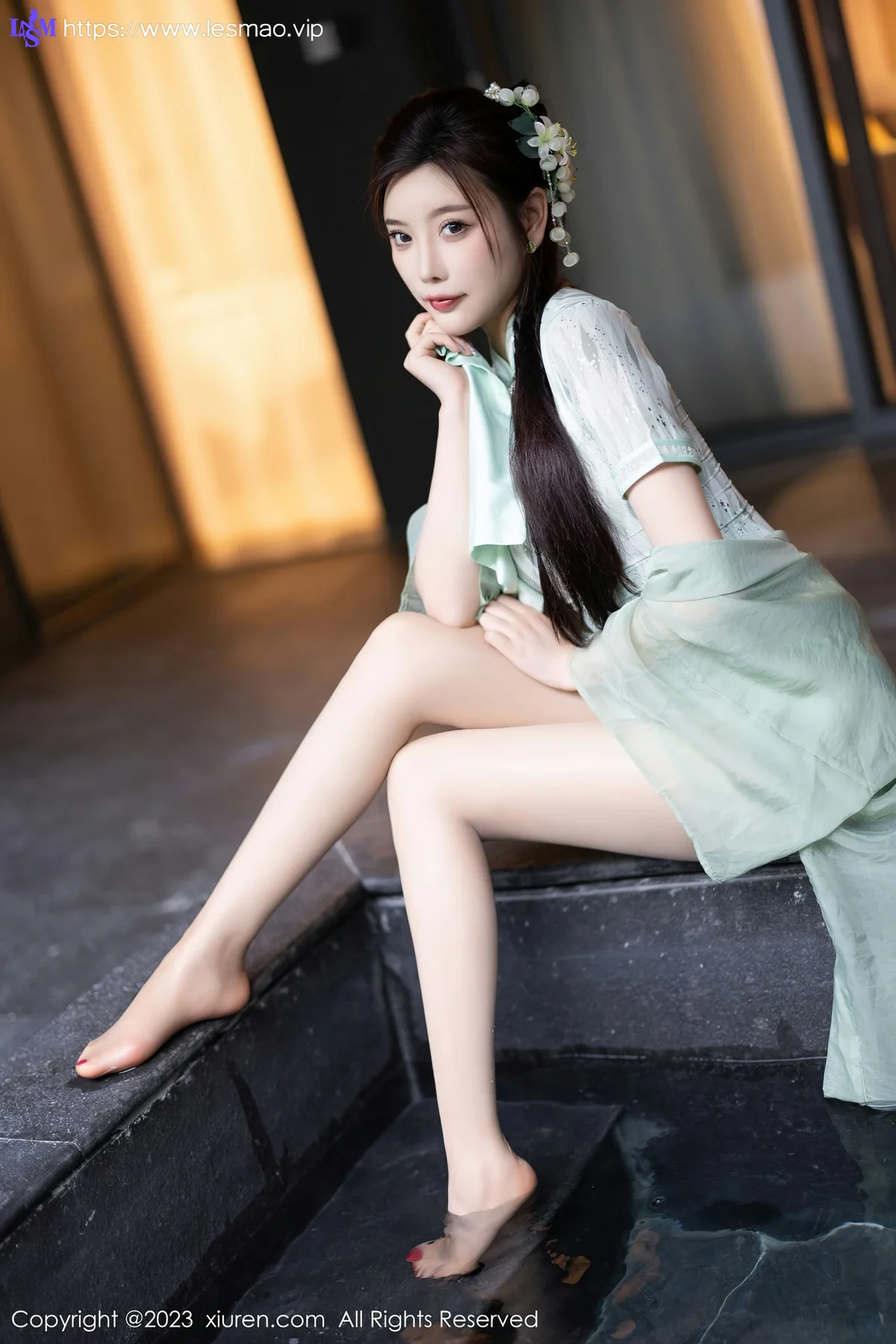 XiuRen 秀人 No.6983 杨晨晨Yome 淡绿色旗袍性感写真 - 23